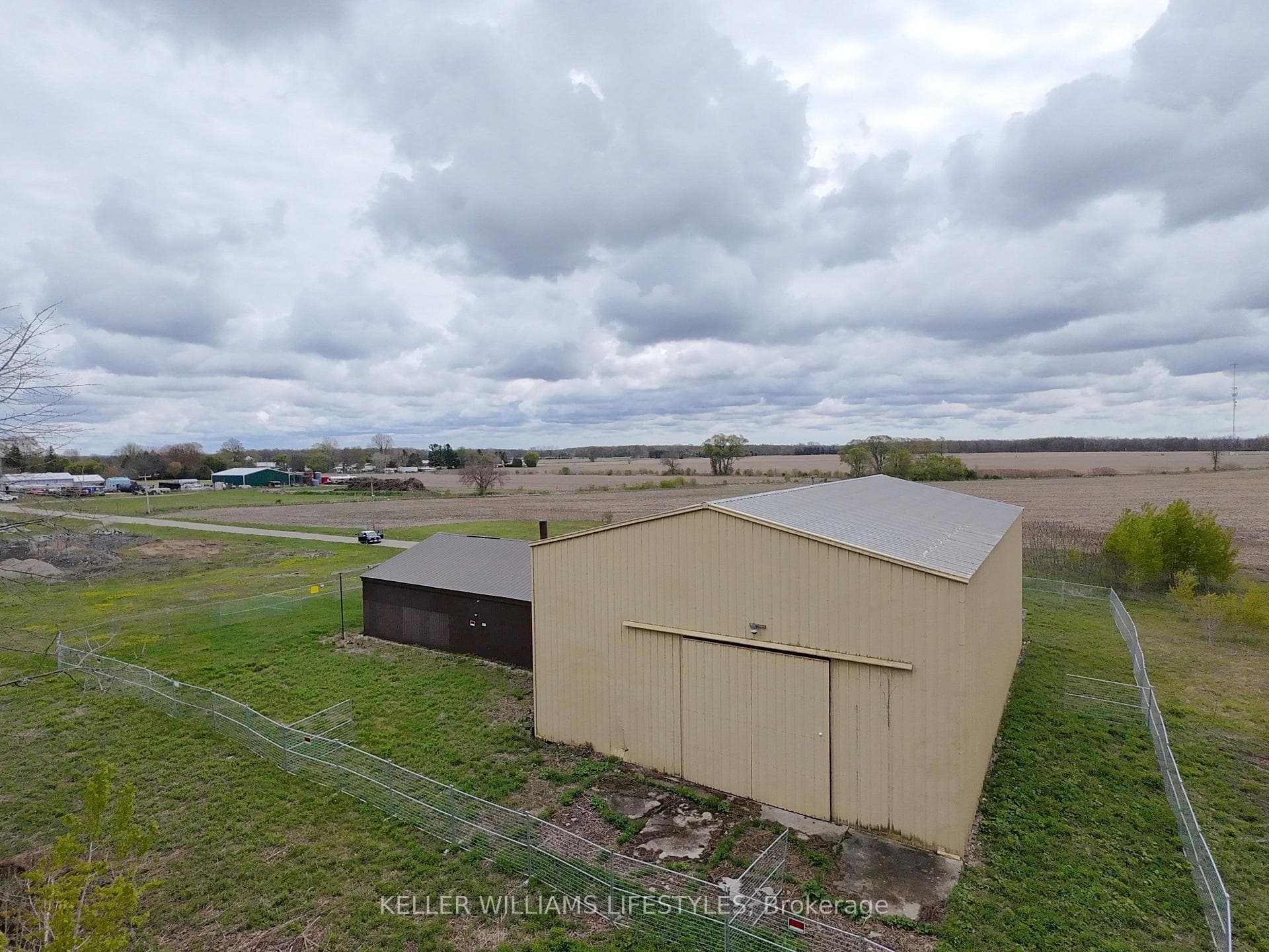 238 MacEwan Street photo 10