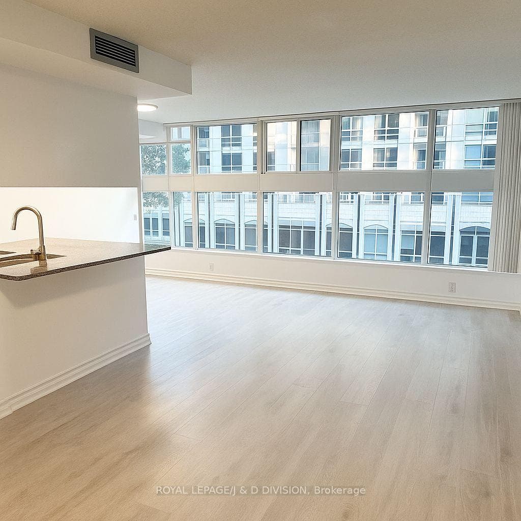 736 Bay Street Unit 310 photo 5