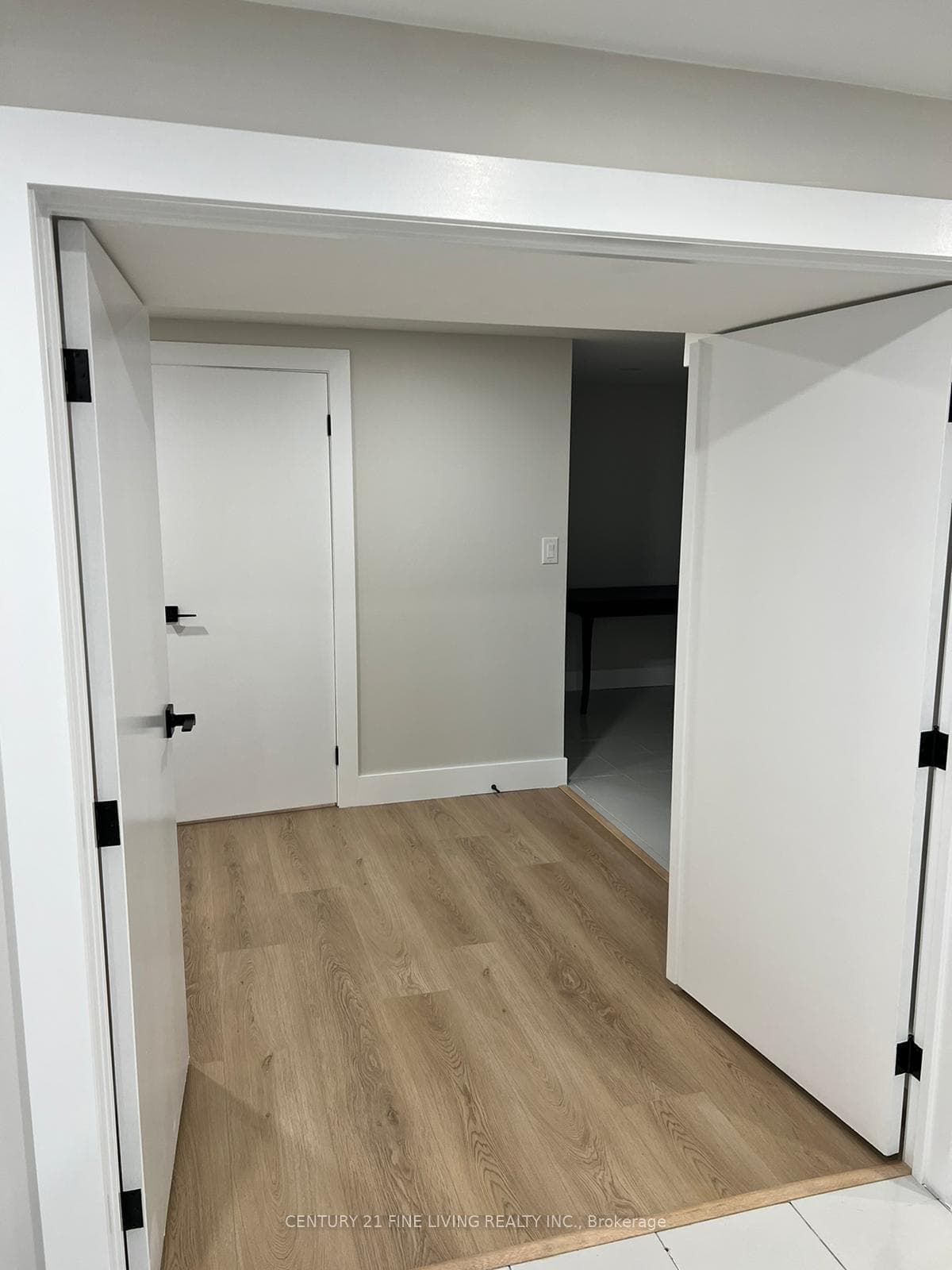 26 Jardine Place photo 2