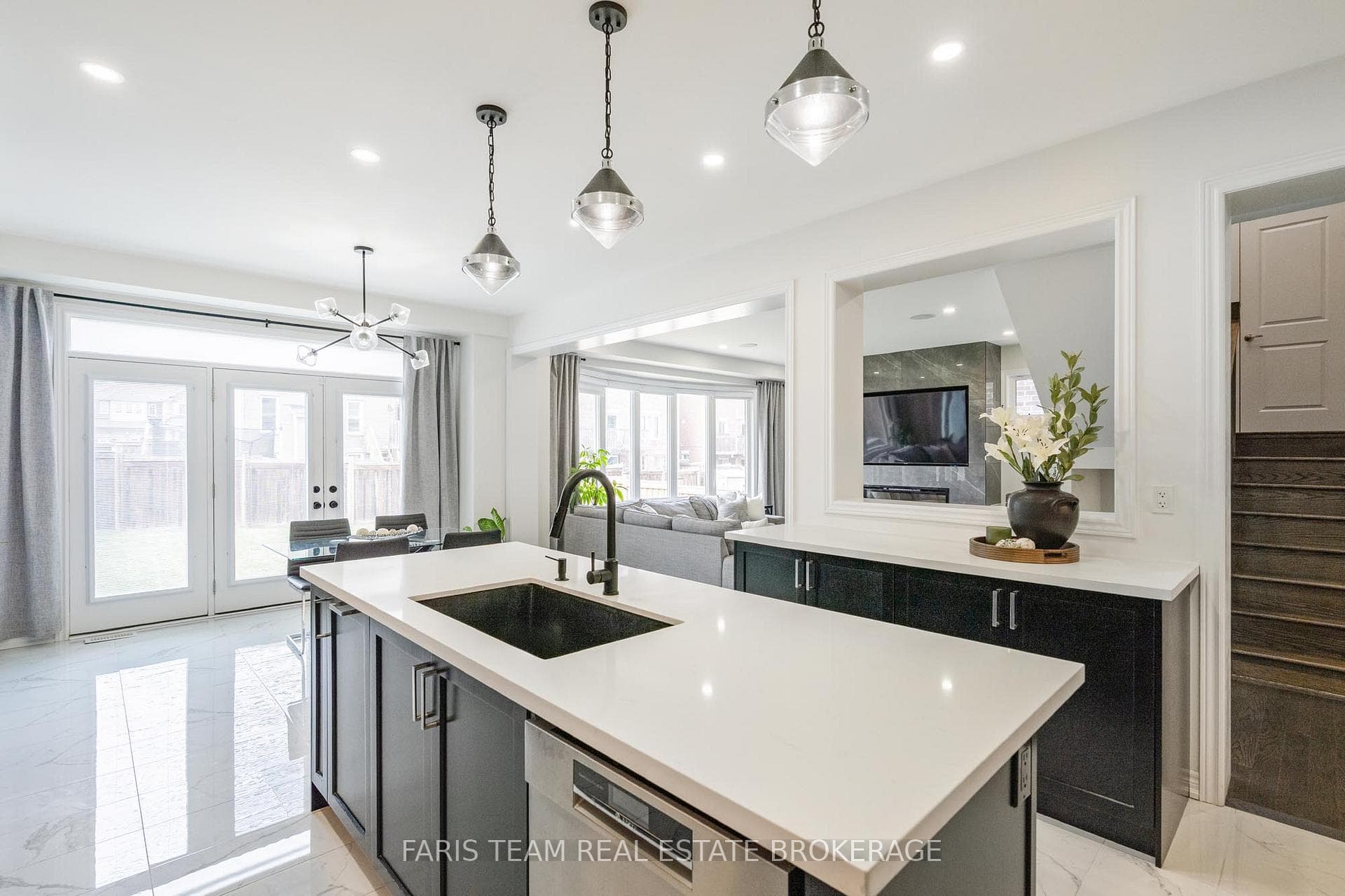 1428 Lawson Street photo 8