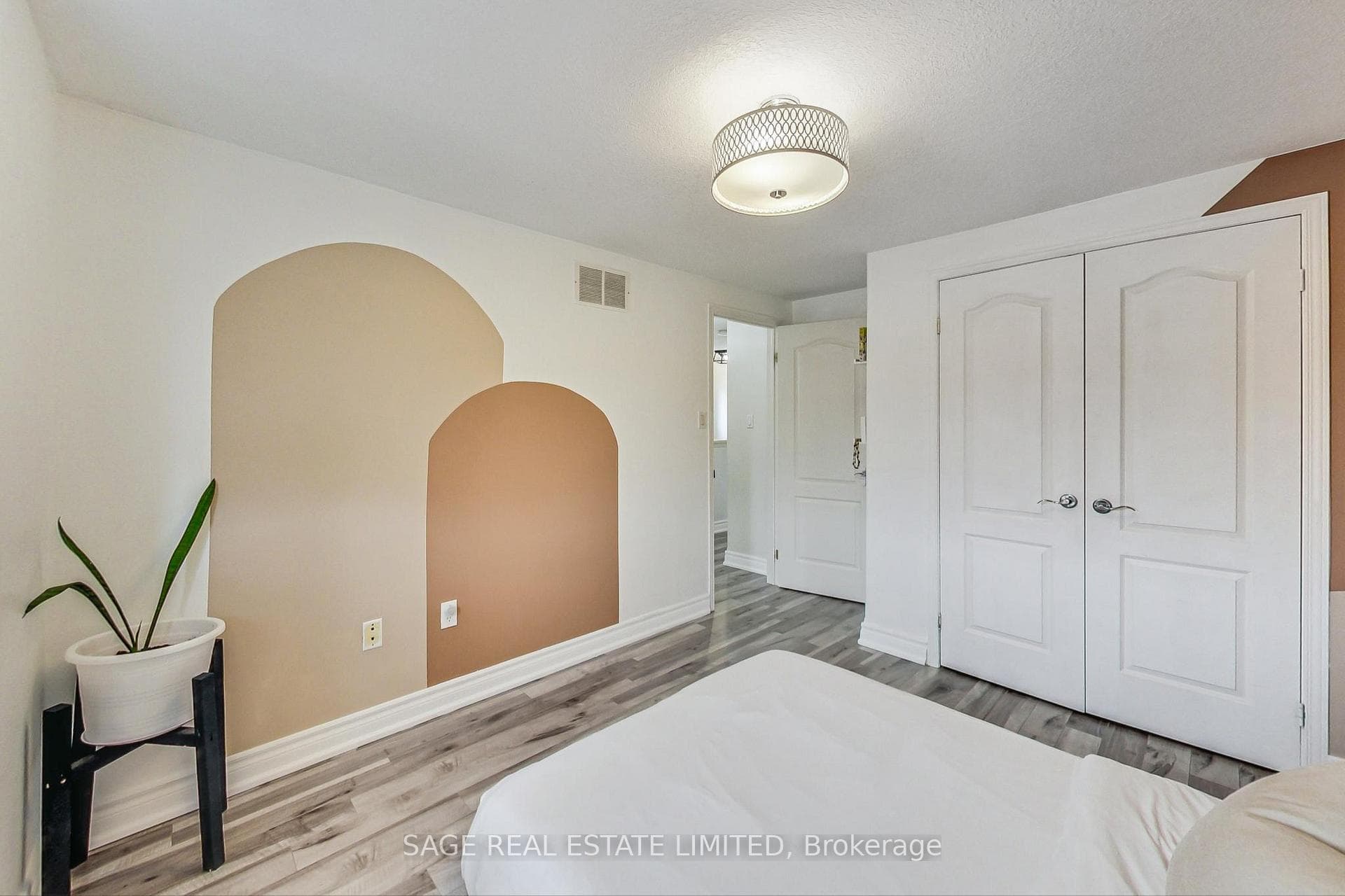 35 Shephard Avenue photo 22
