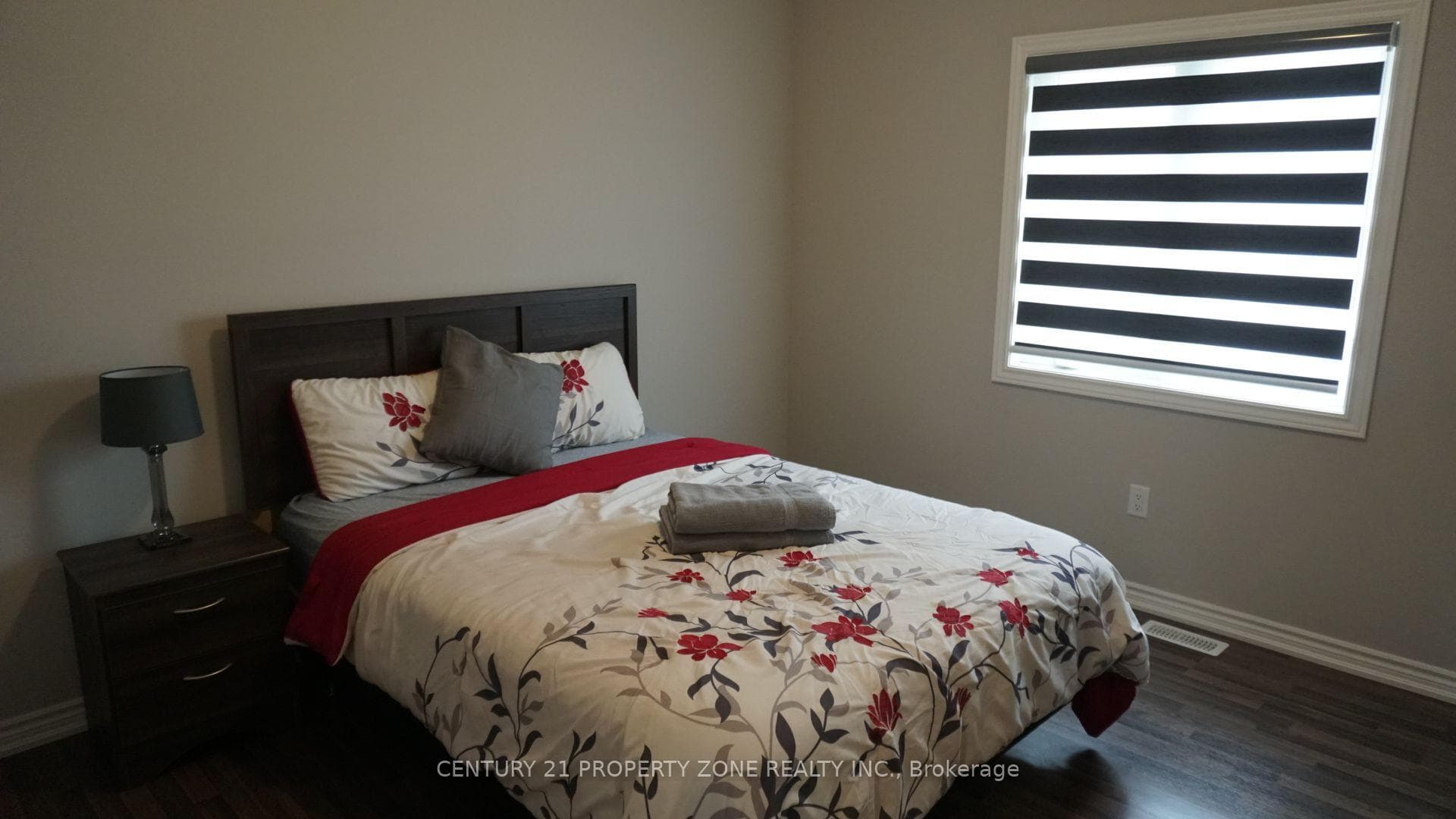 227 Mowat Street photo 16