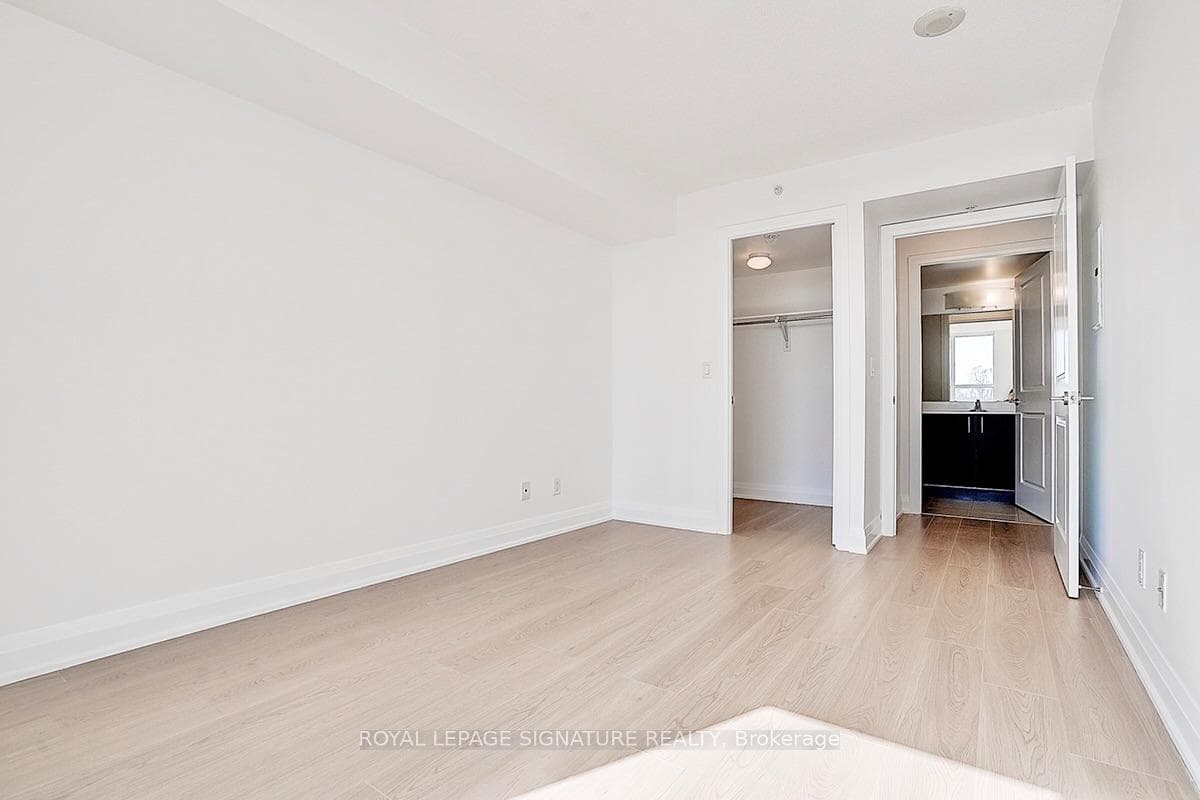 3520 Danforth Avenue Unit 308 photo 25