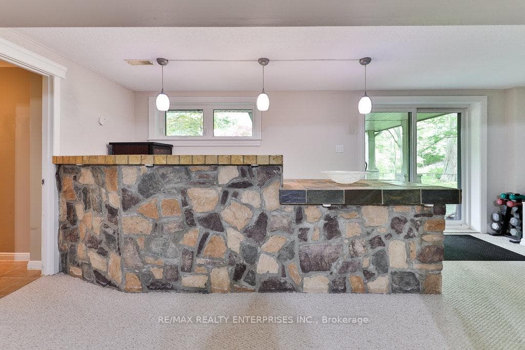 1293 Greenoaks Drive photo 37