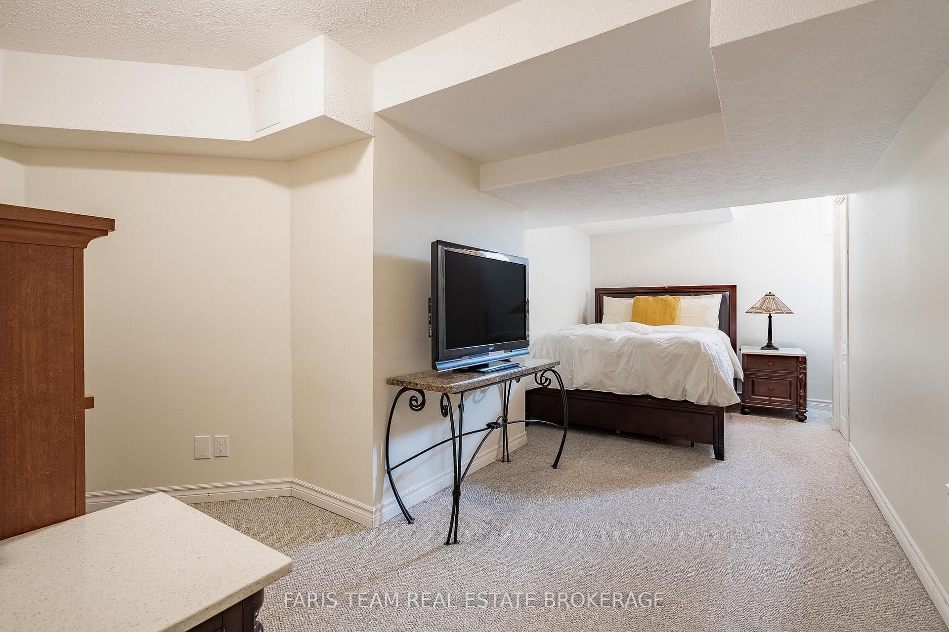 146 8th Avenue photo 31