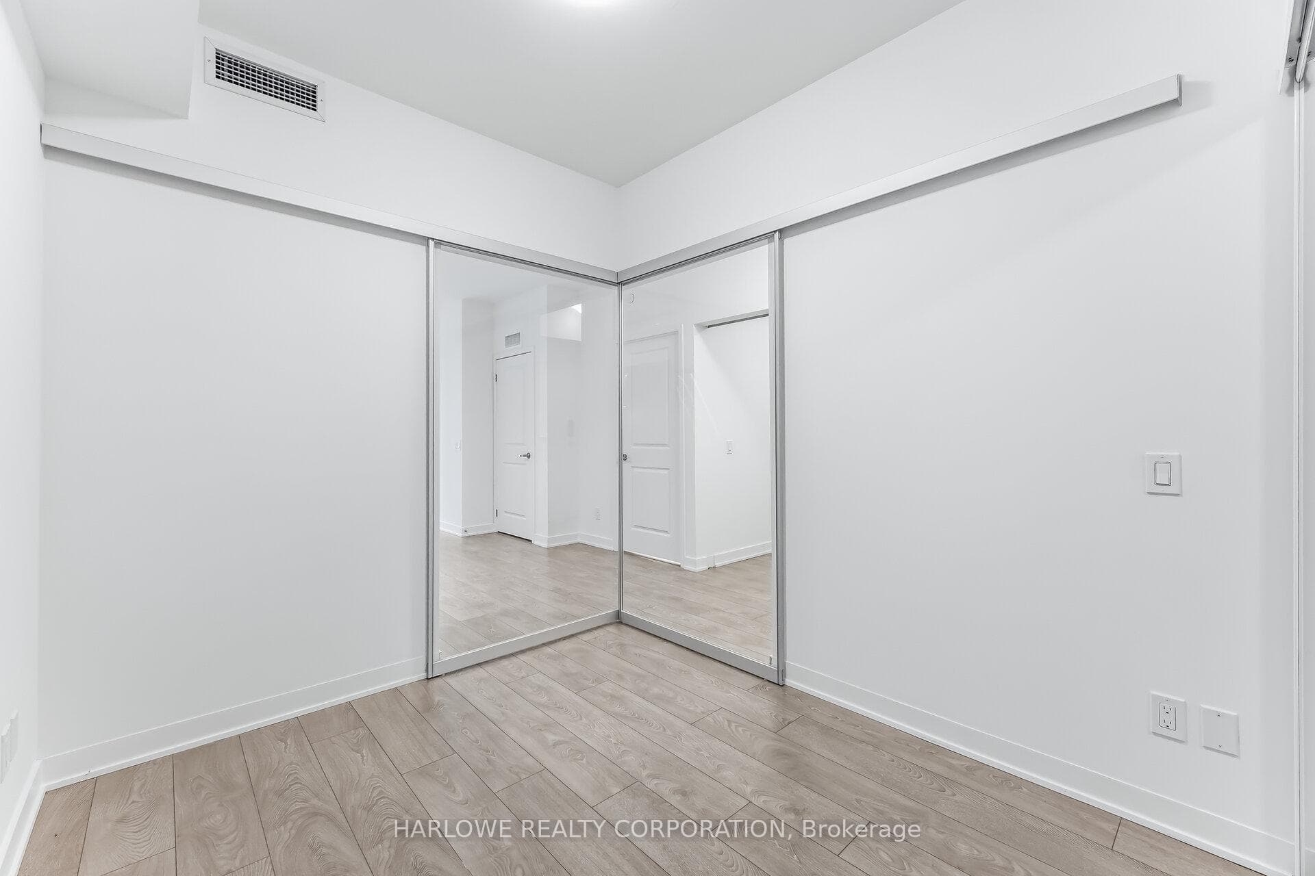 543 Richmond Street Unit 601 photo 32