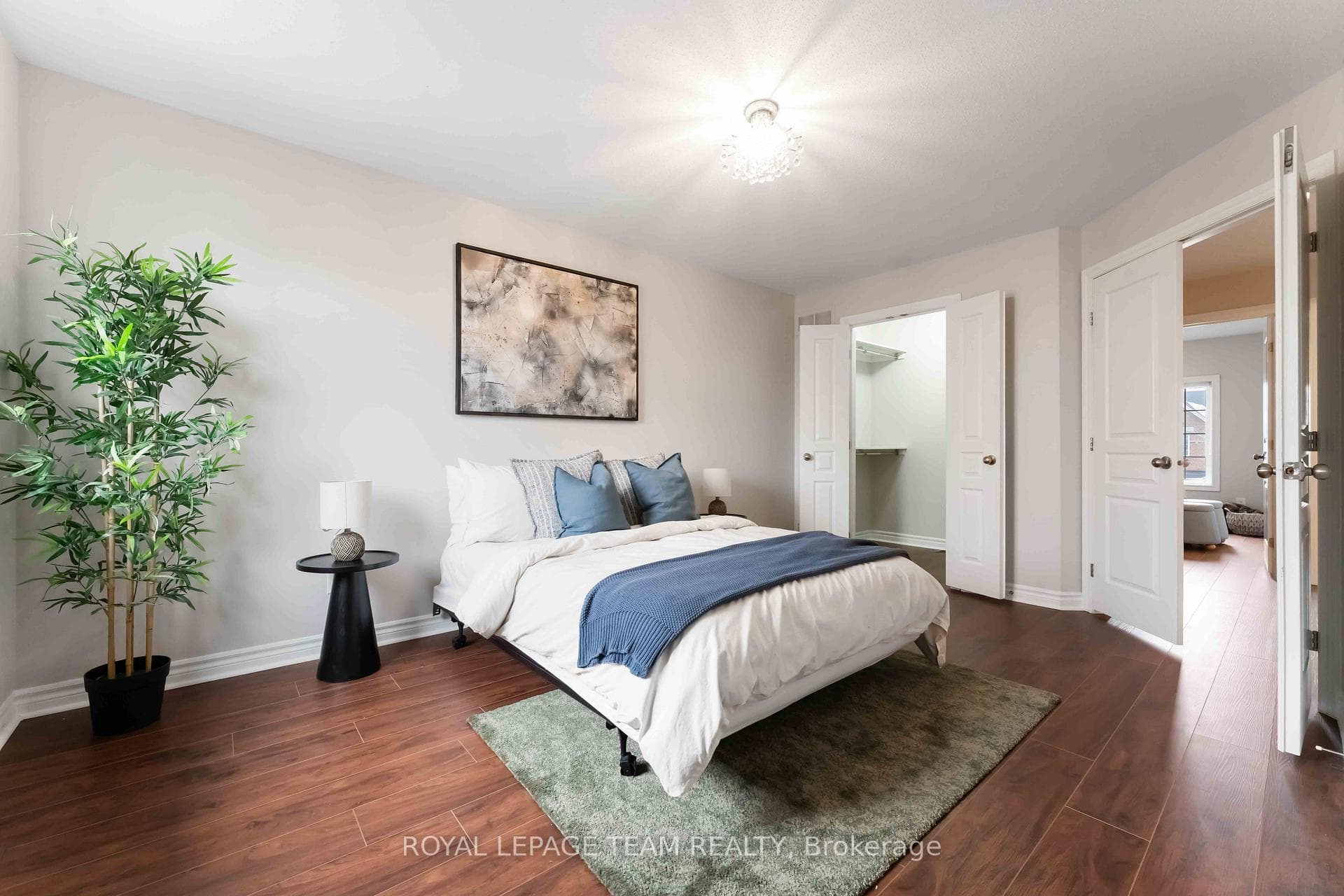 246 Tandalee Crescent photo 17