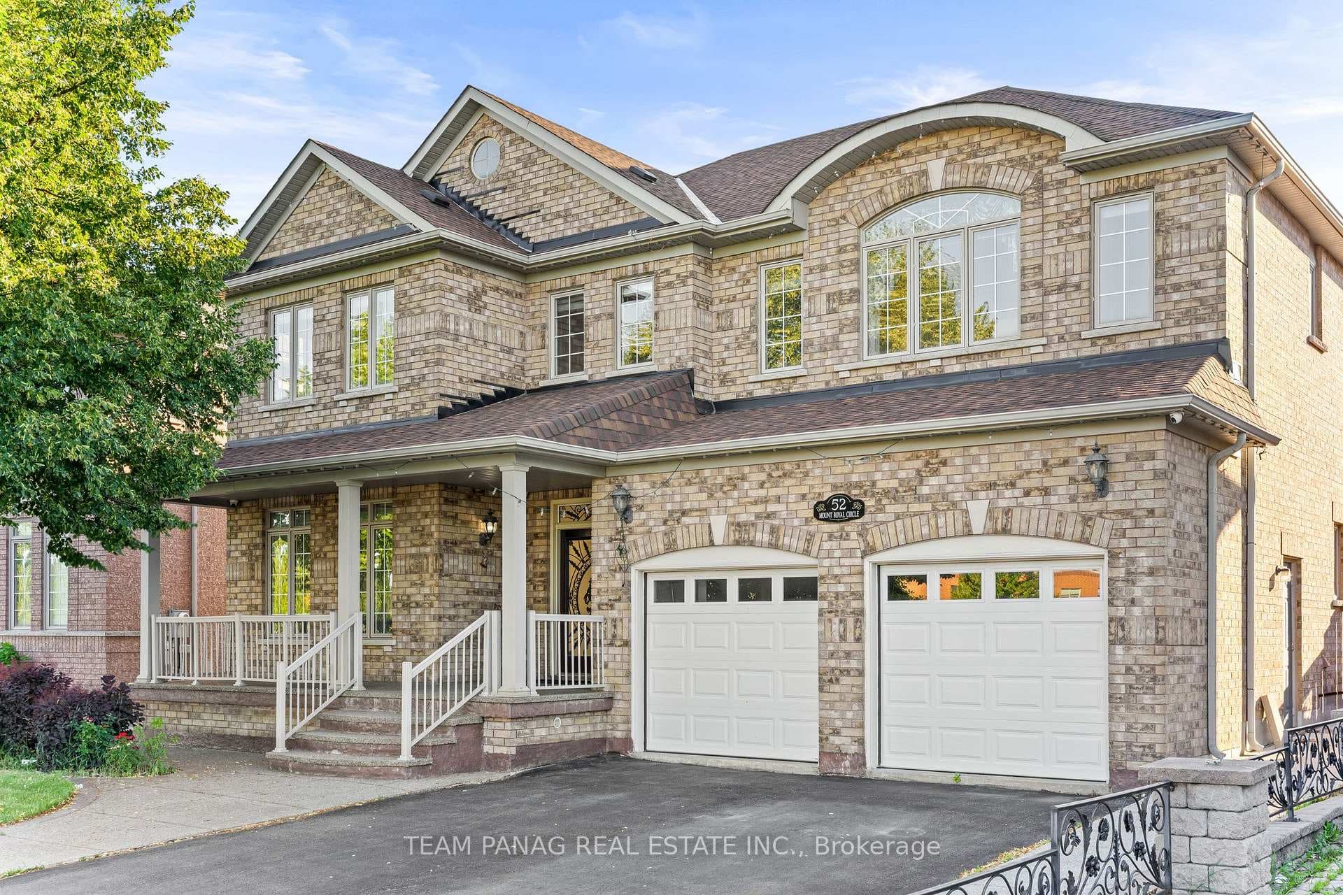 52 Mount Royal Circle photo 1