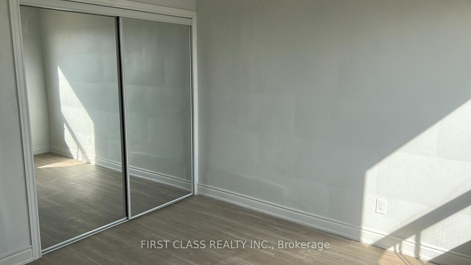 896 Eglinton Avenue Unit 107 photo 7