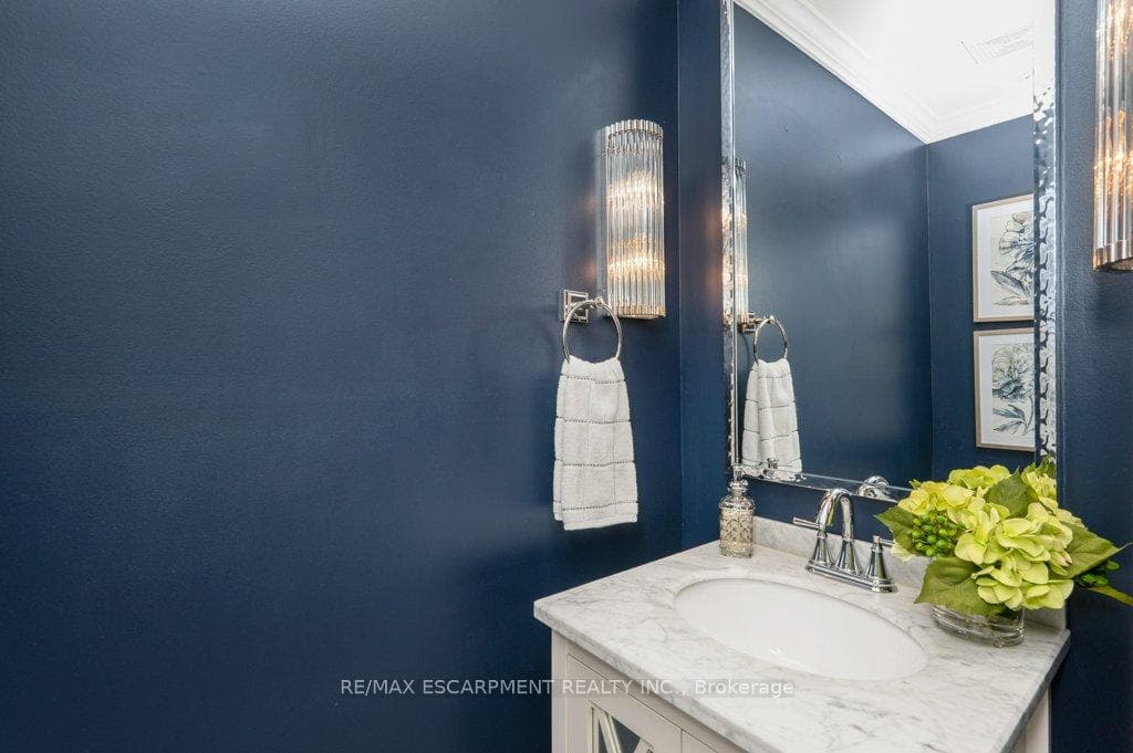 1482 Epping Road photo 8