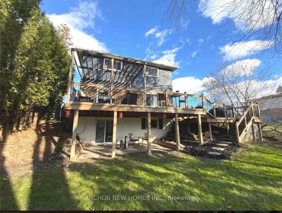 262 Lupin Drive photo 1