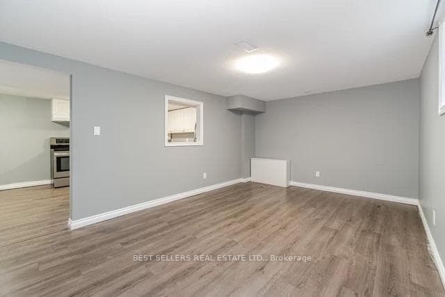 541 Oakwood Avenue Unit LOWER photo 9