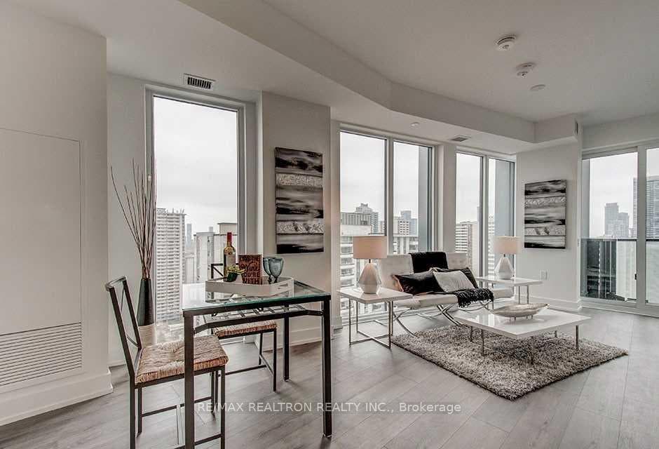 575 Bloor Street Unit 2208 photo 3
