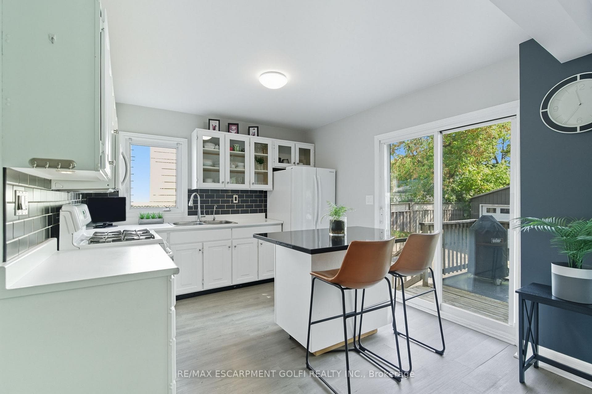 201 East 28th Street photo 6