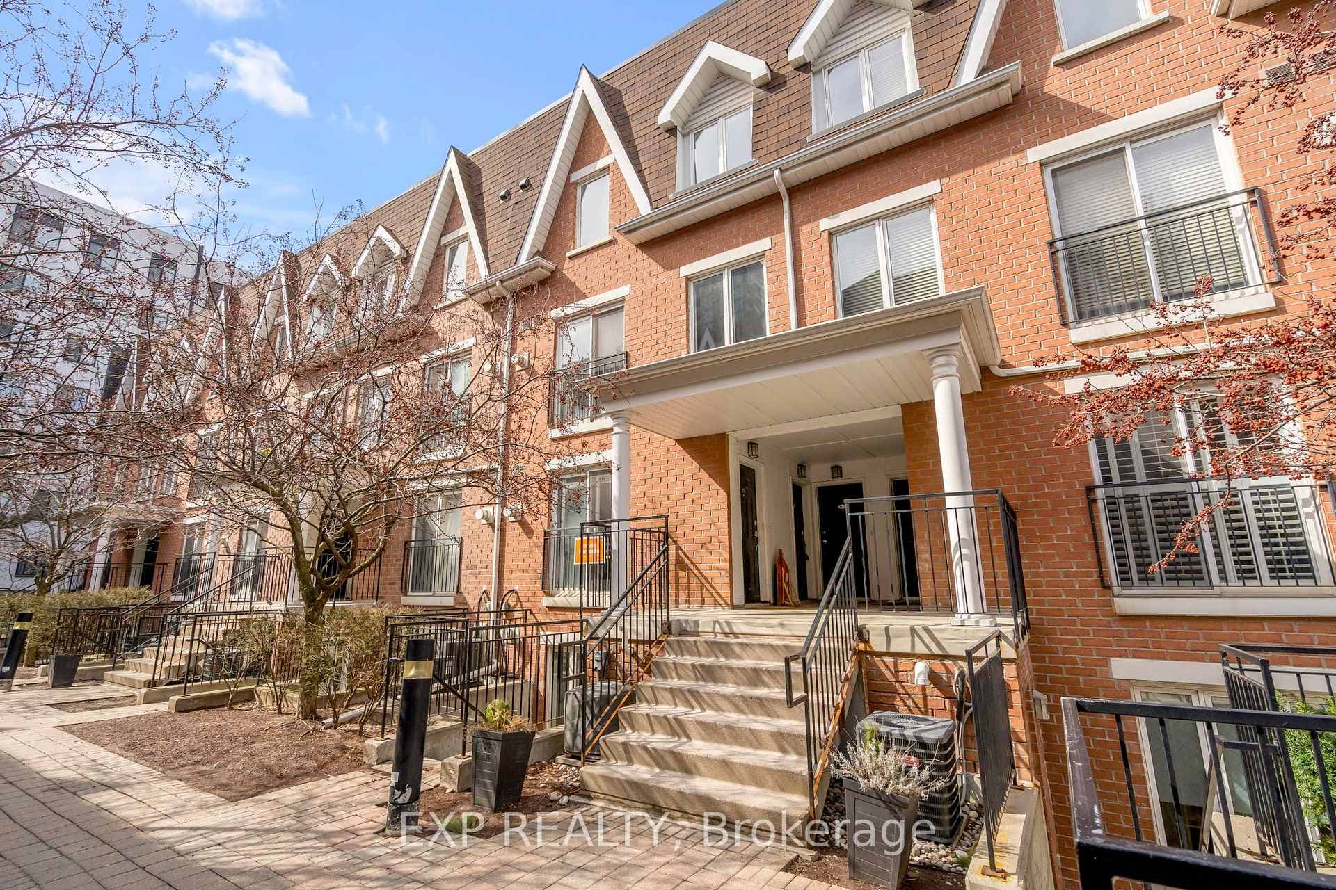 18 Laidlaw Street Unit 1017 photo 1