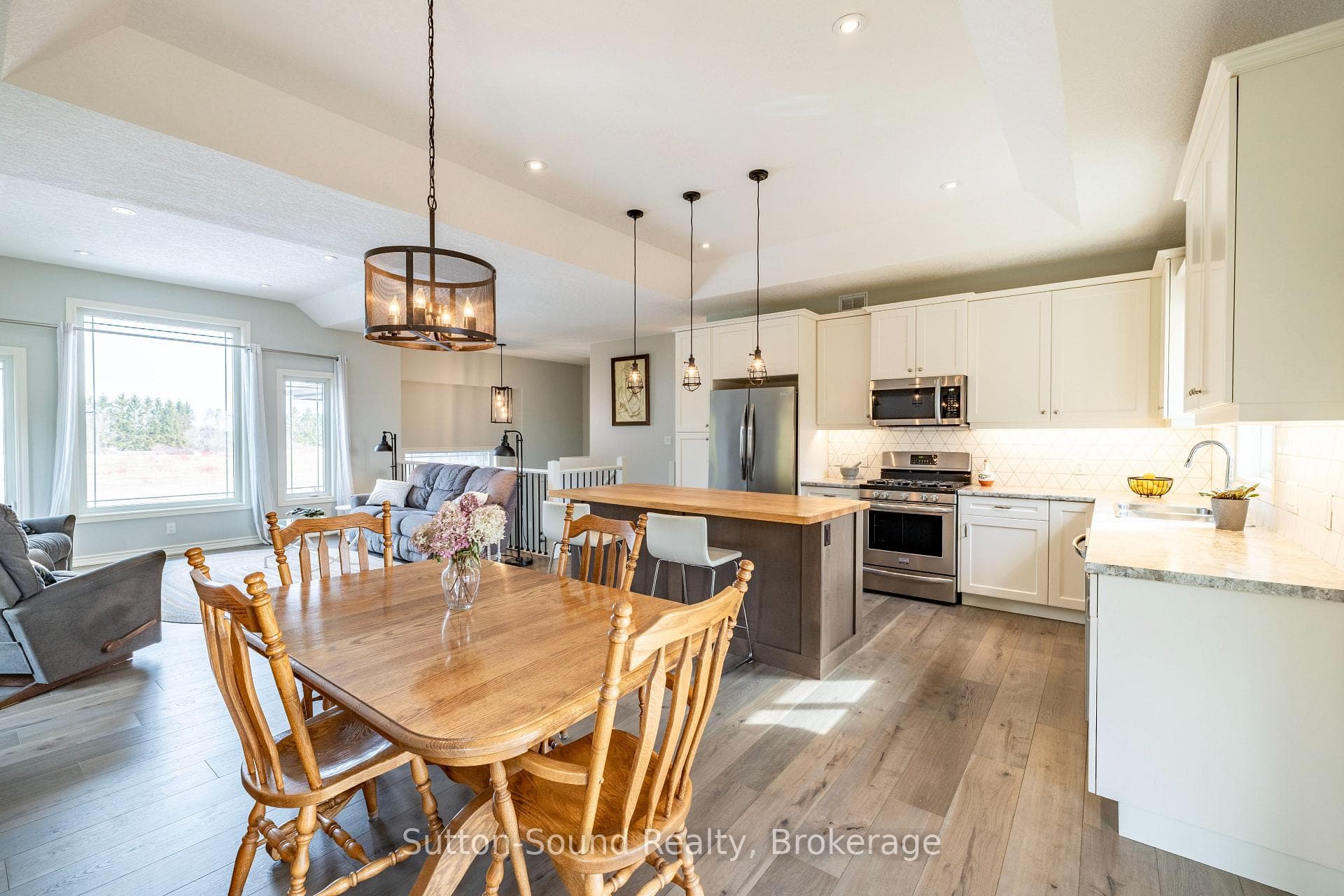 Large Kitchen/Dining