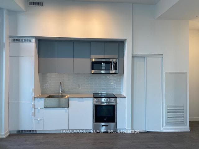 270 Dufferin Street Unit 203 photo 8