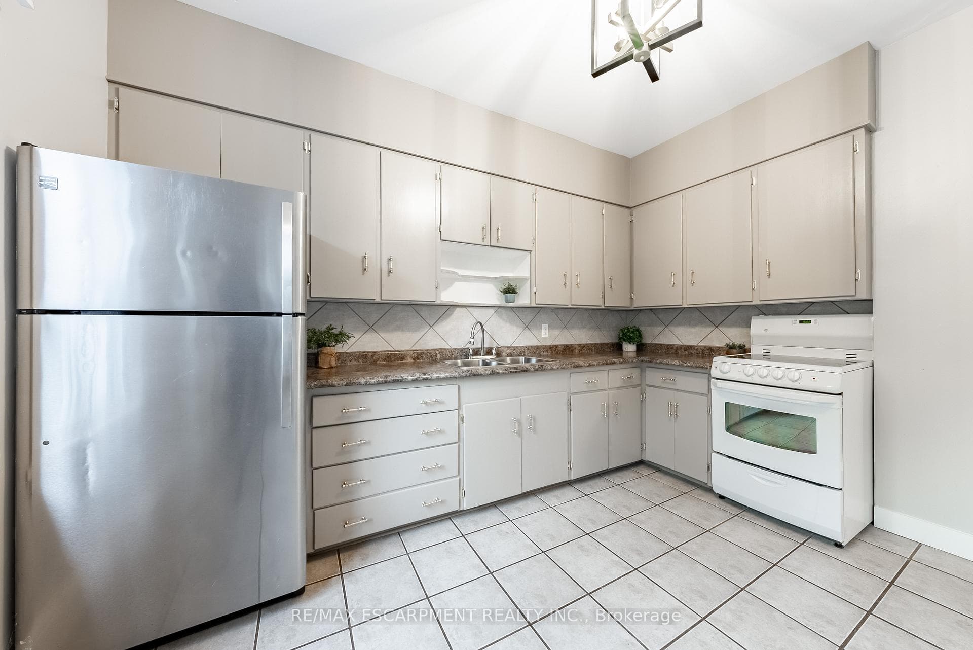 16 Tragina Avenue photo 8