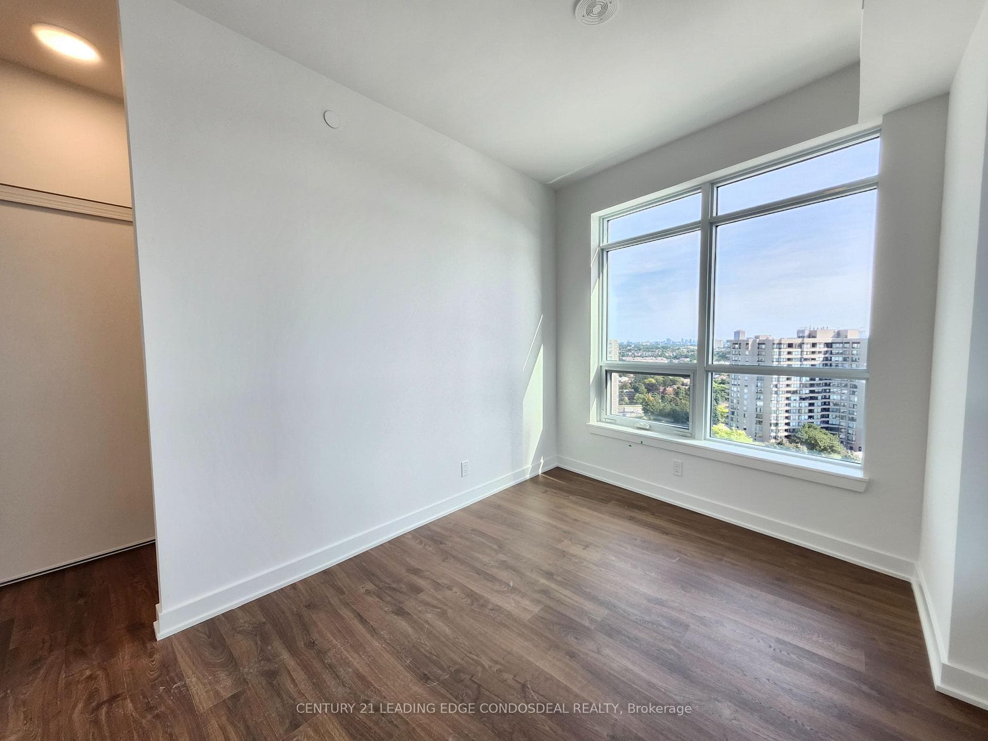 50 Upper Mall Way Unit B1402 photo 13