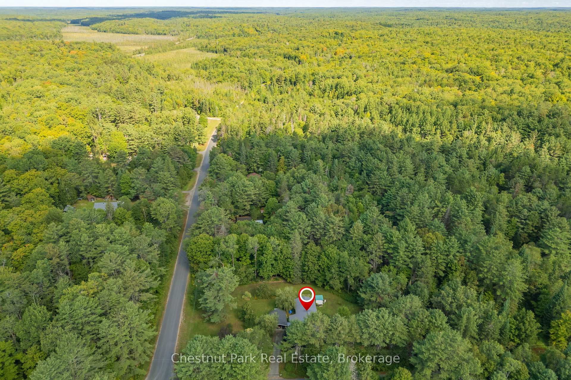 1047 Naismith Road photo 40