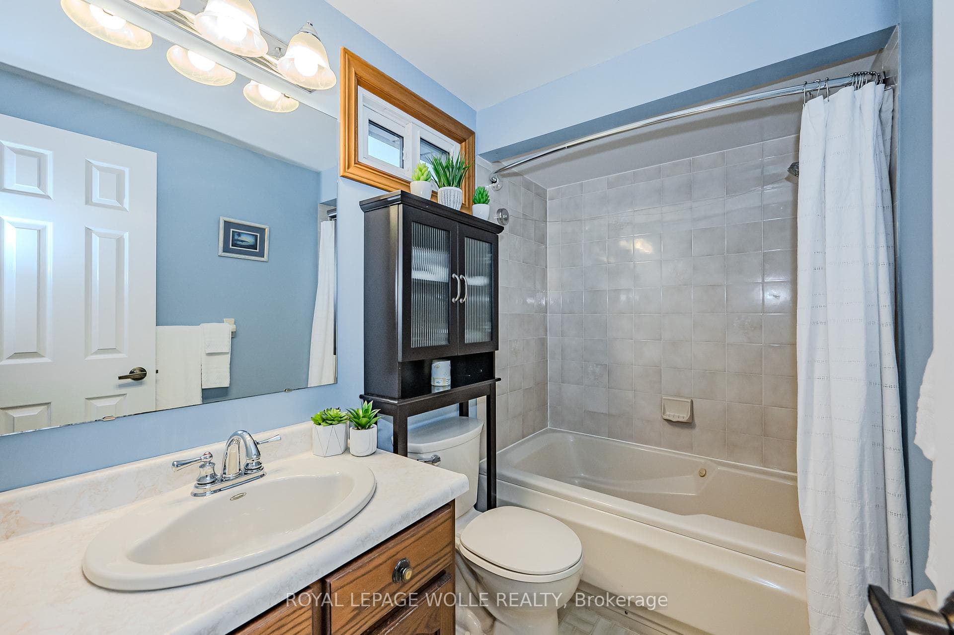 370 Stephanie Drive photo 24
