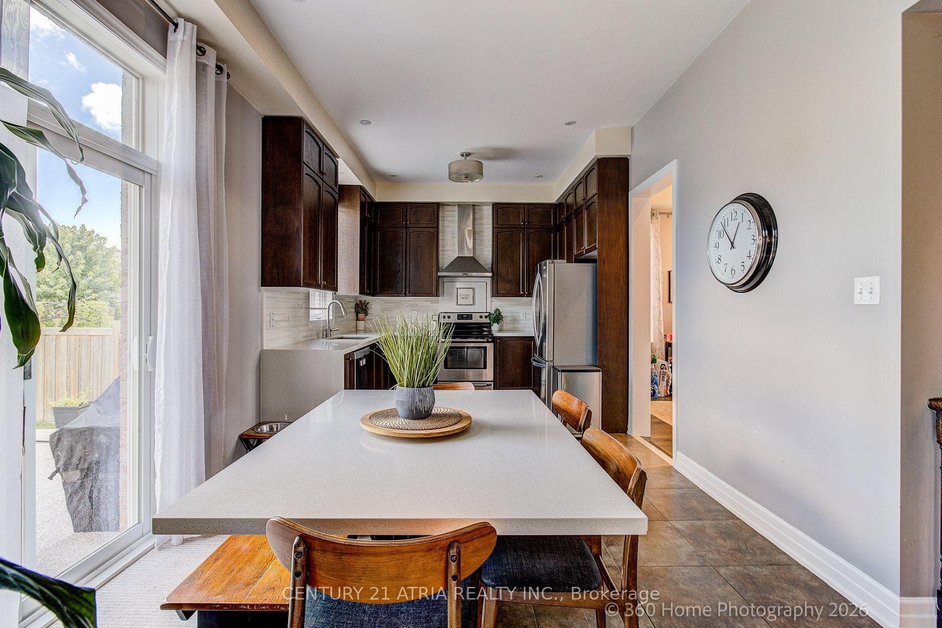 1386 Sheldon Street photo 9