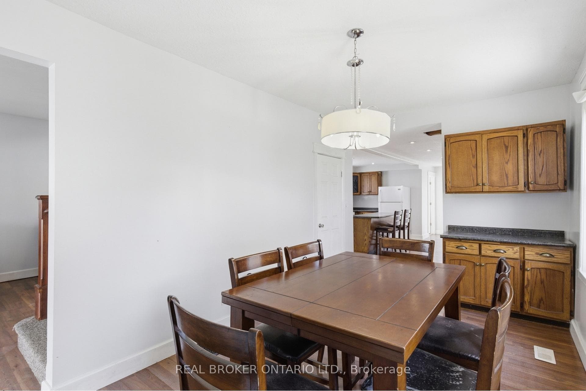 368 Wellington Avenue photo 15