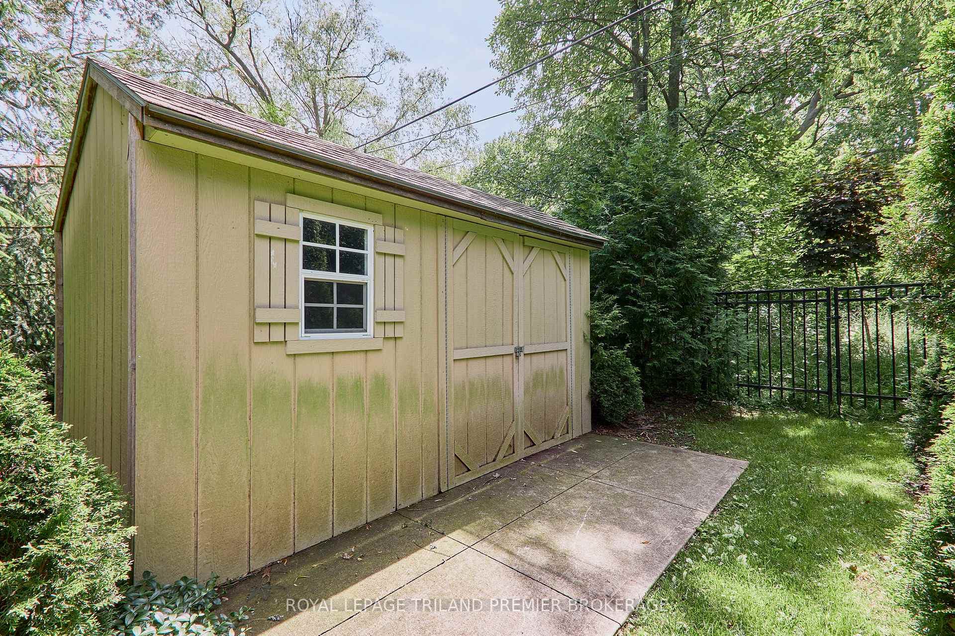 526 Oak Park Drive photo 23