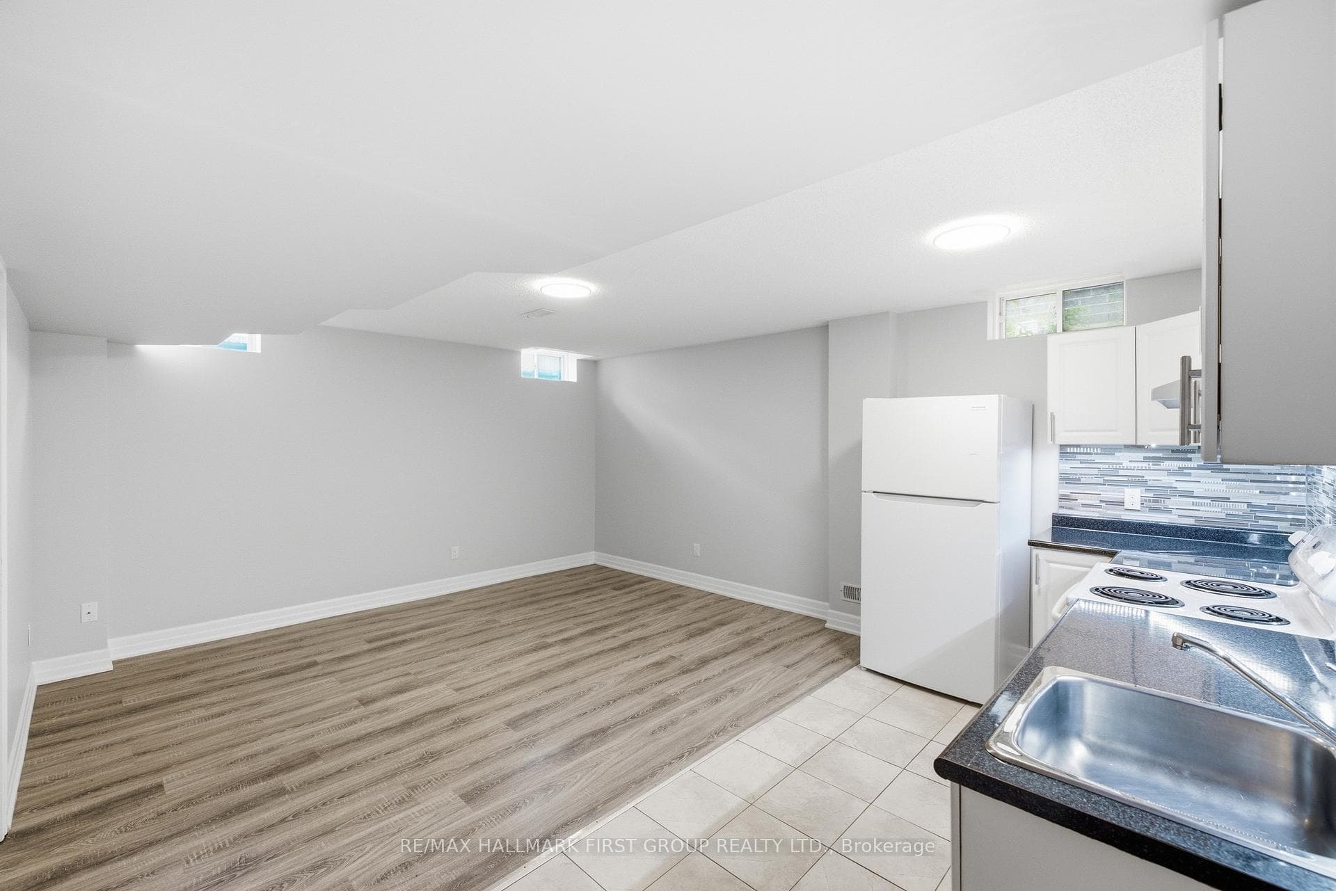 527 Halo Street photo 5