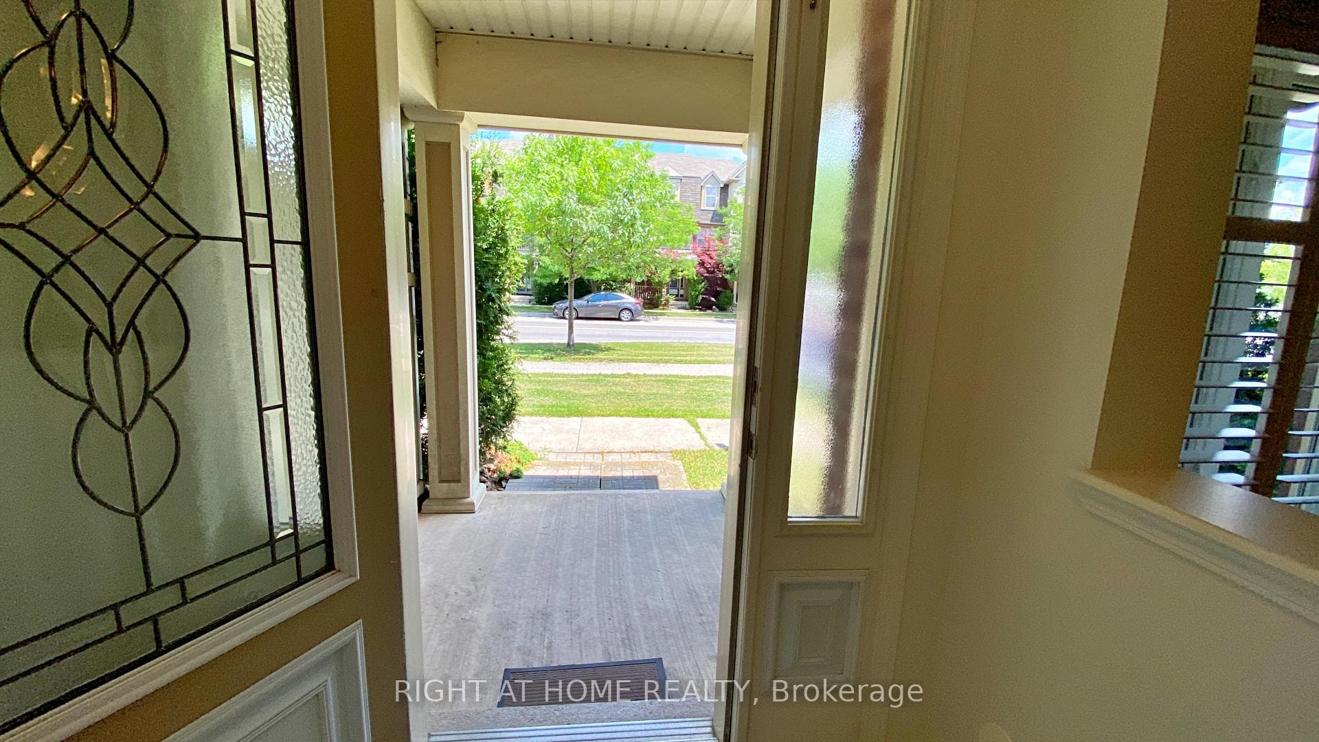664 Holly Avenue photo 3