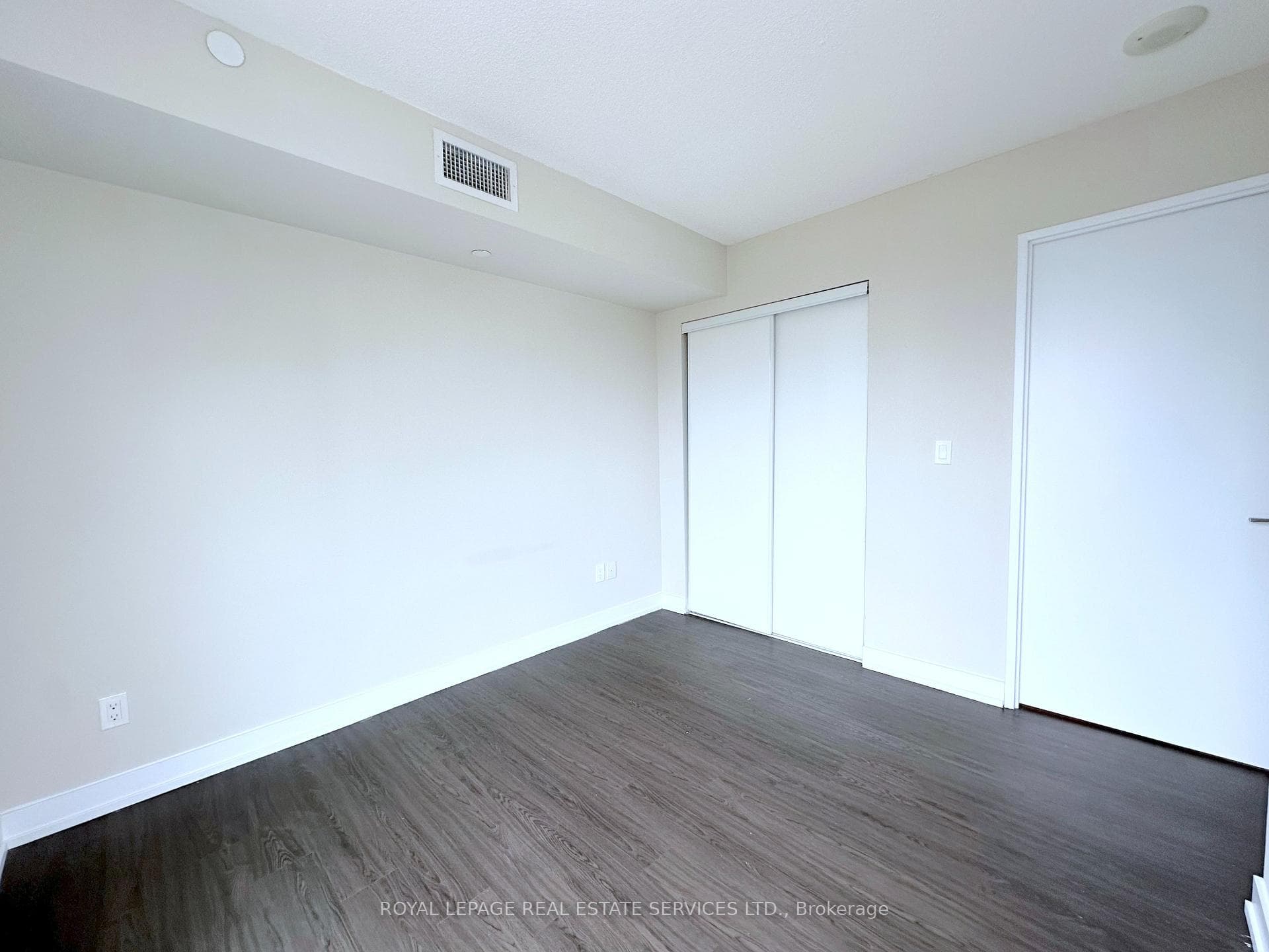 561 Sherbourne Street Unit 2402 photo 10