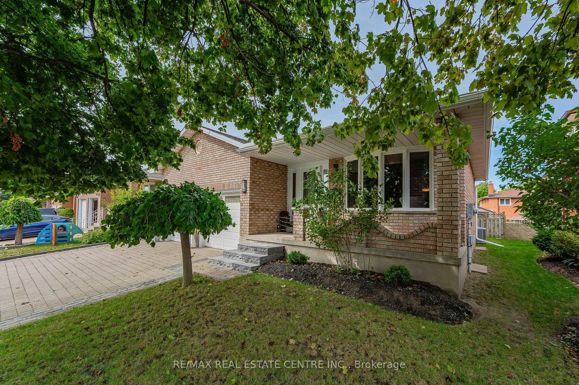 650 Champlain Boulevard photo 3