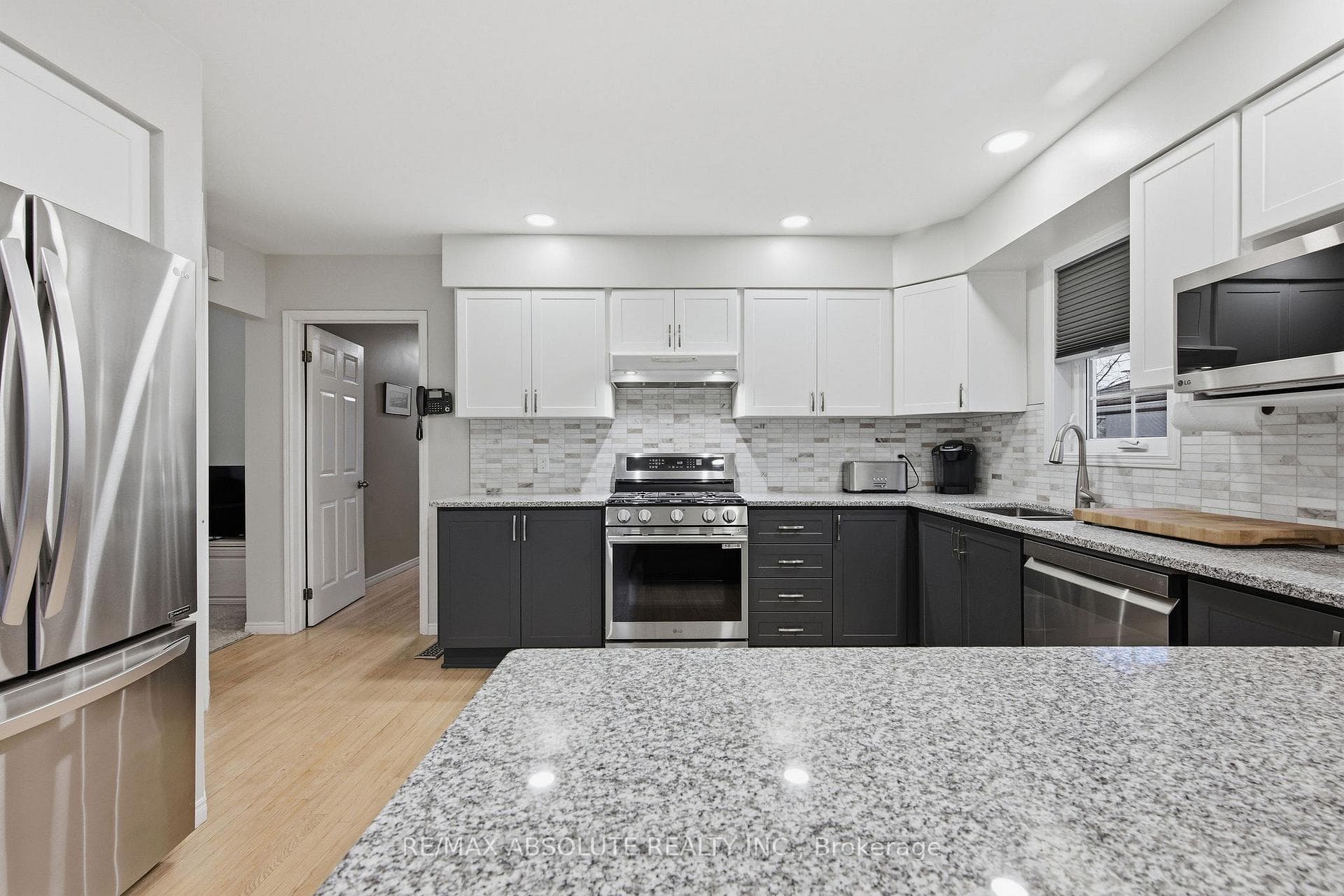 605 Rowanwood Avenue photo 12
