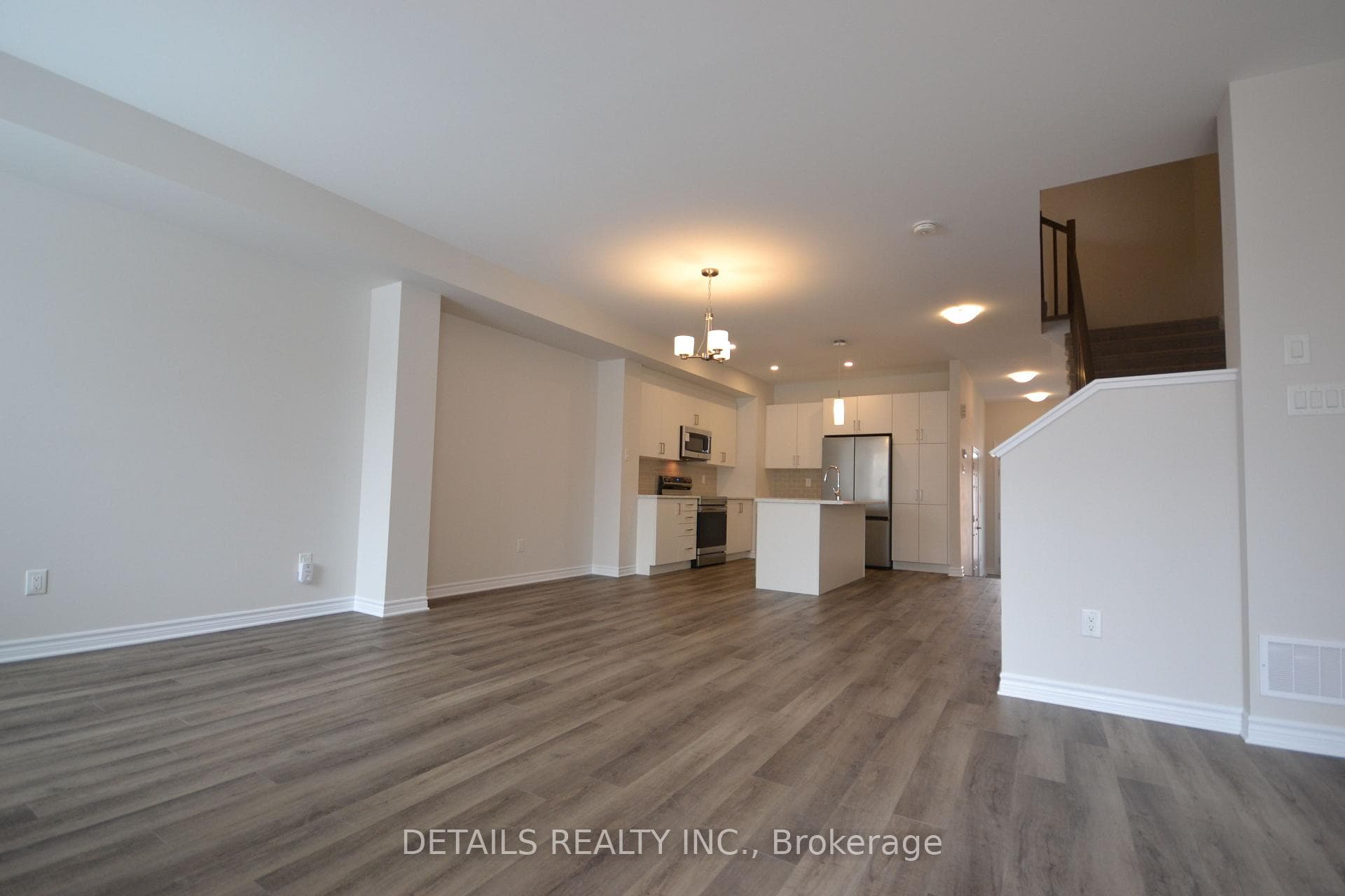 285 Labelle Street photo 11