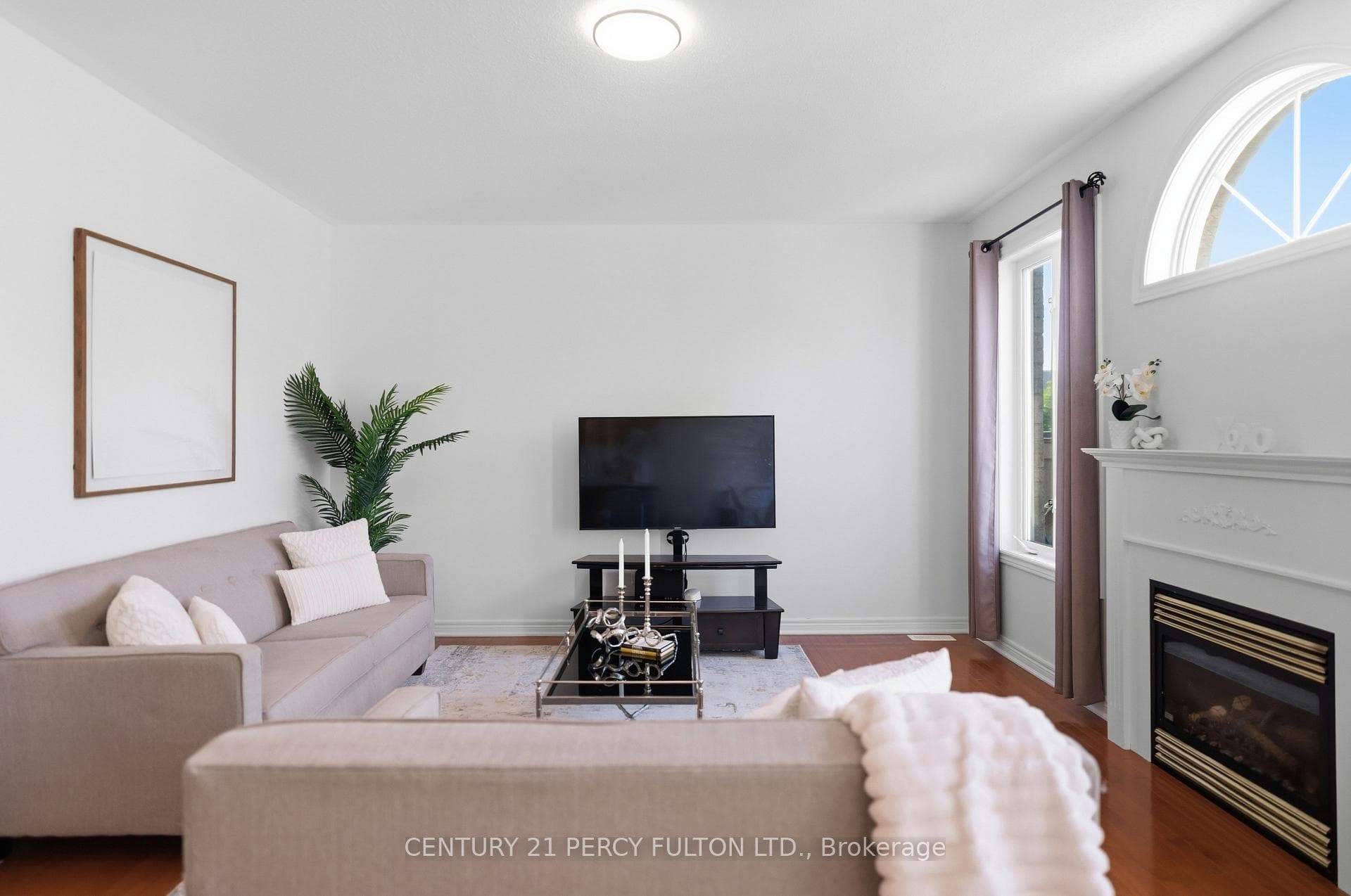 77 Appleview Rd- Family Room