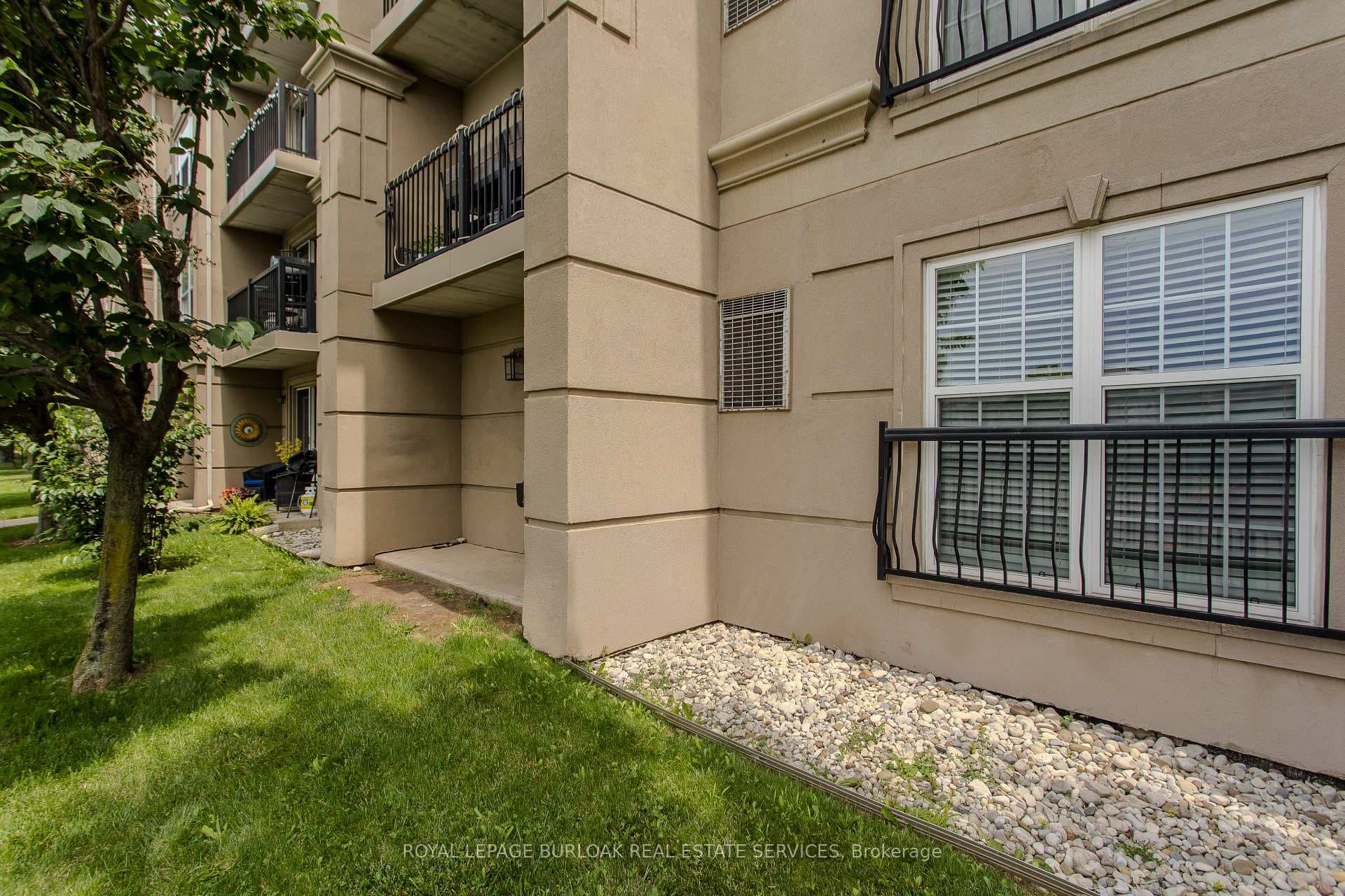 2035 Appleby Line Unit 101 photo 22