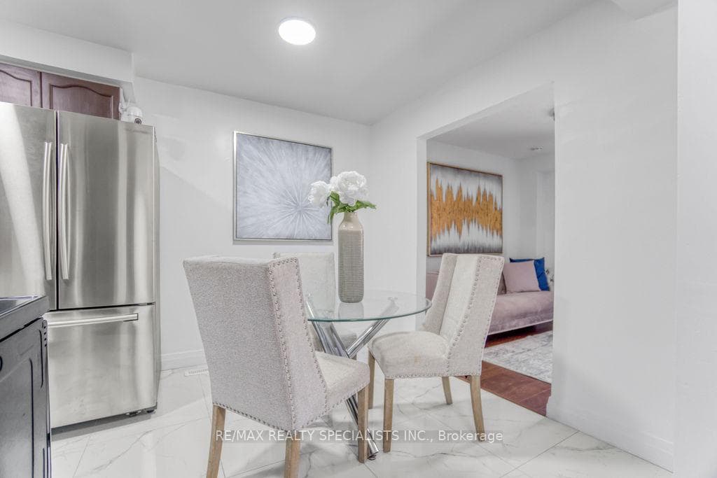 34 Potter Crescent photo 18