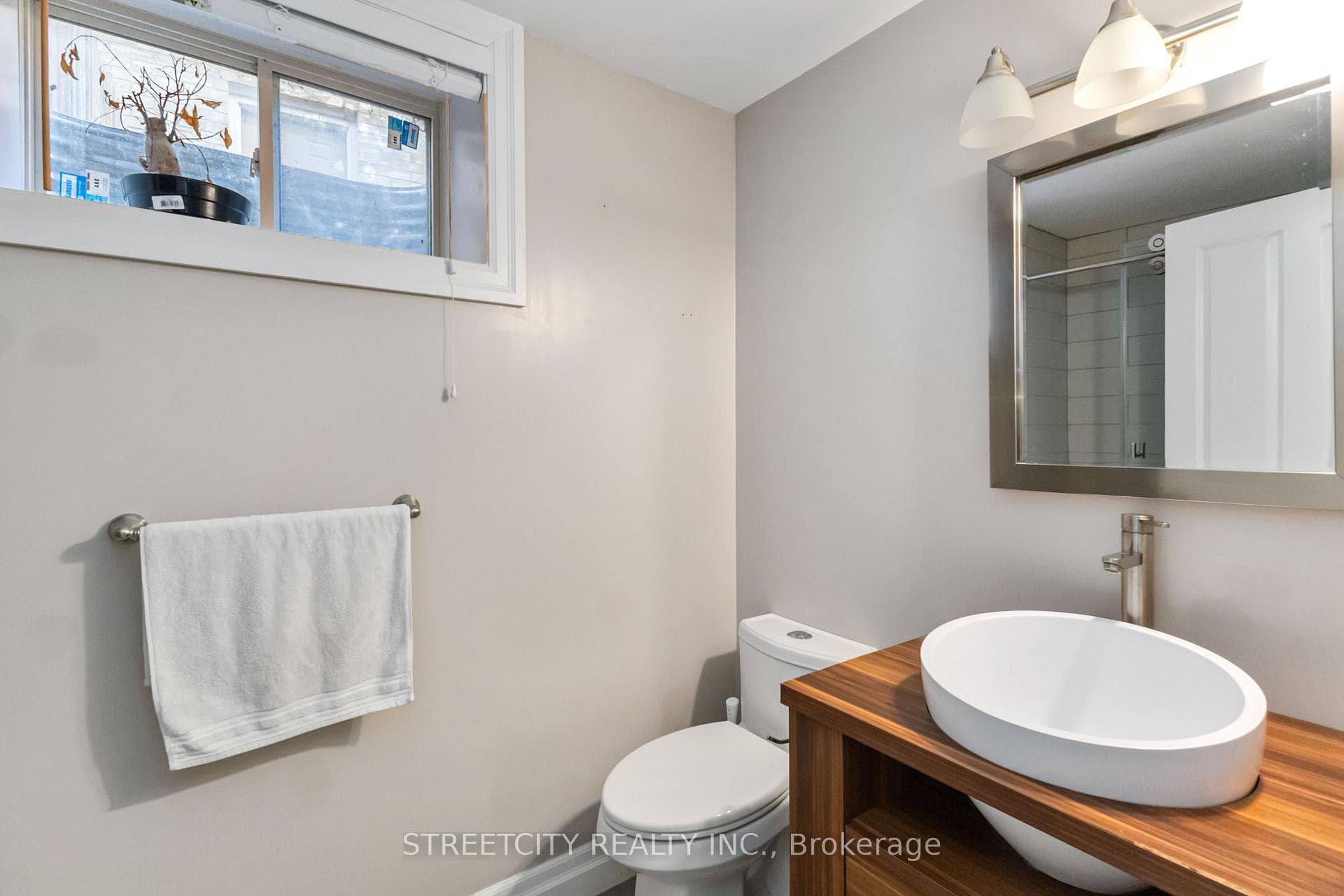 1160 Cardinal Road photo 35