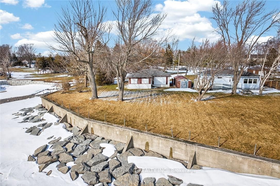 3076 Lakeshore Road photo 3