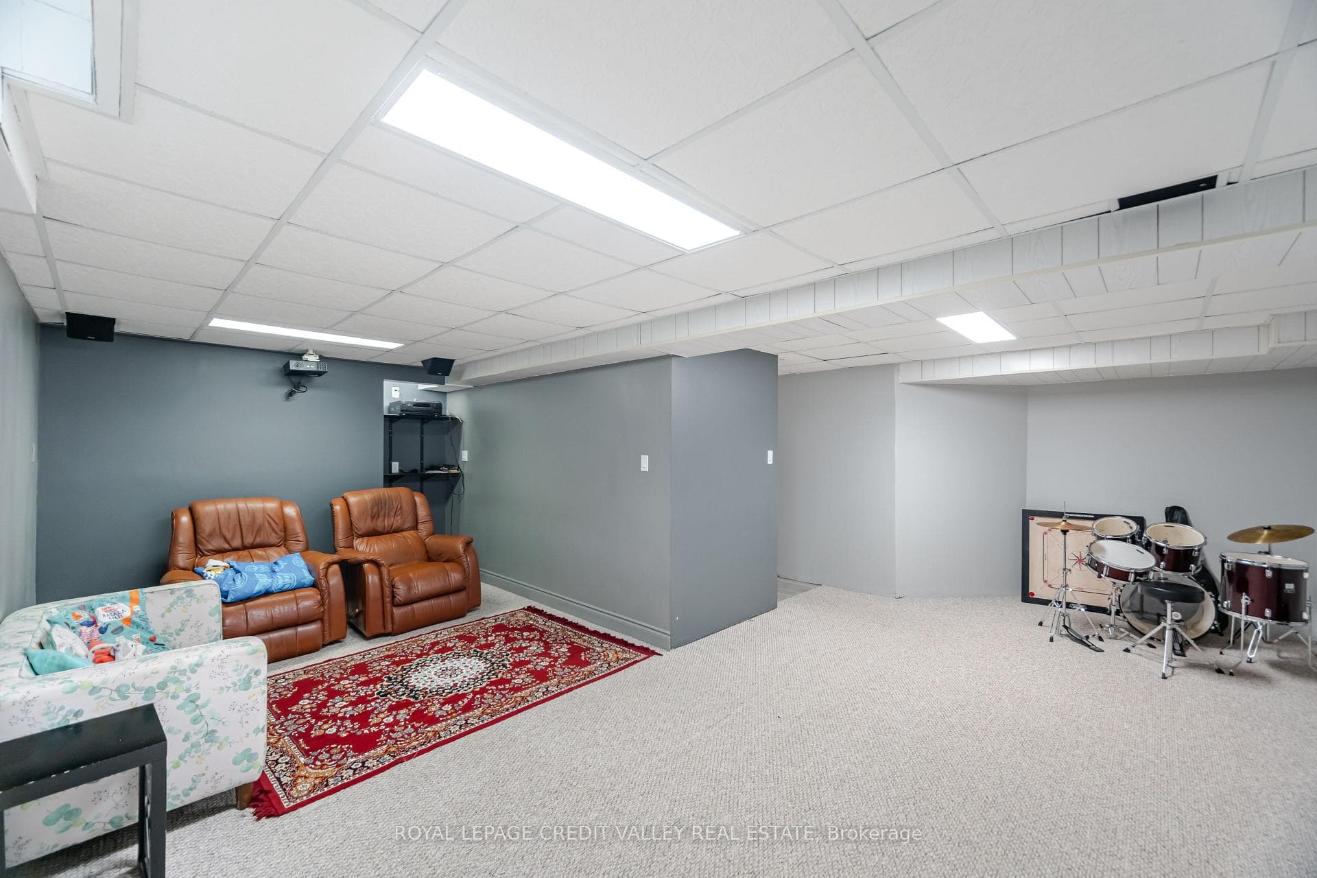 808 Drysdale Drive photo 32