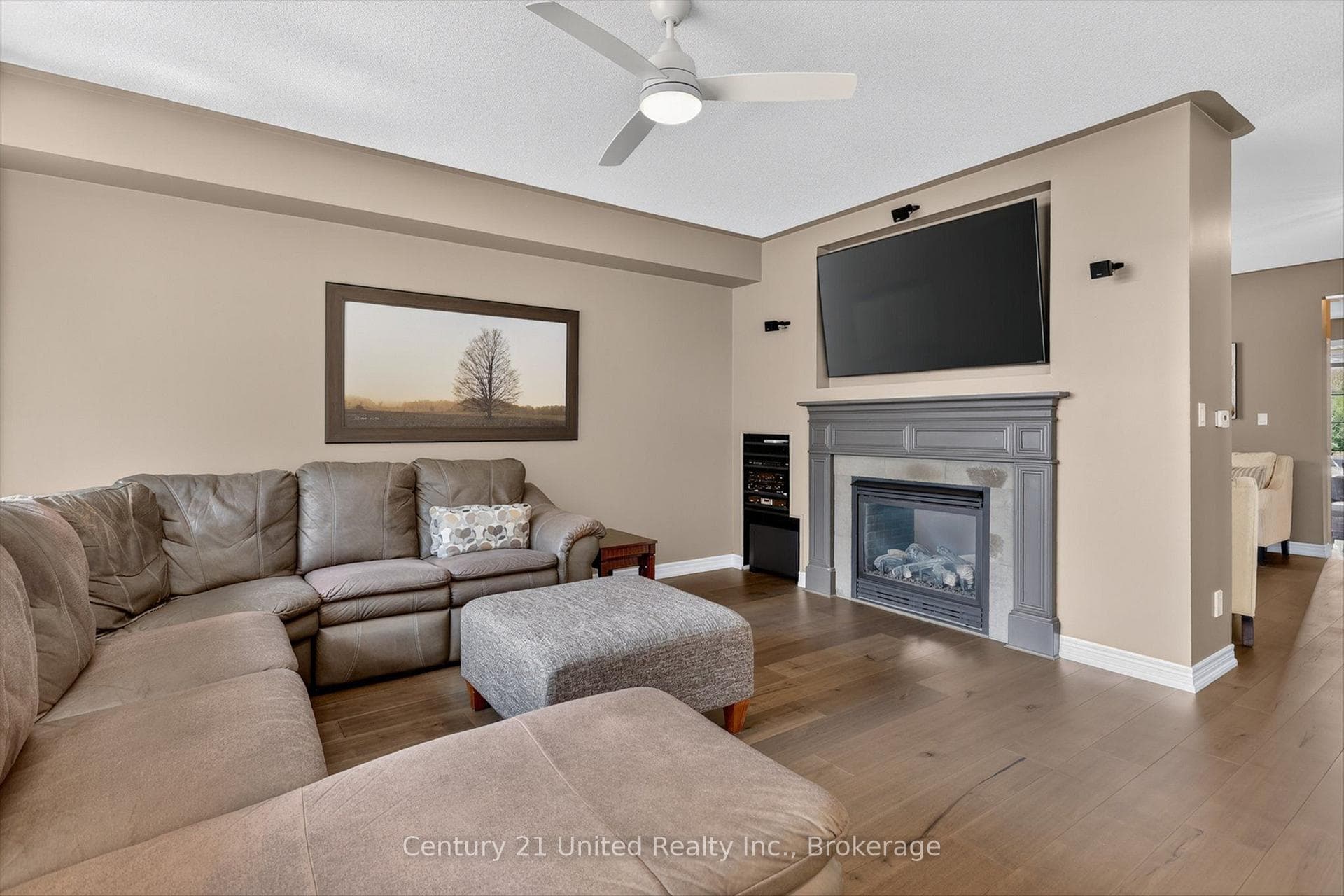 1184 Scollard Drive photo 15