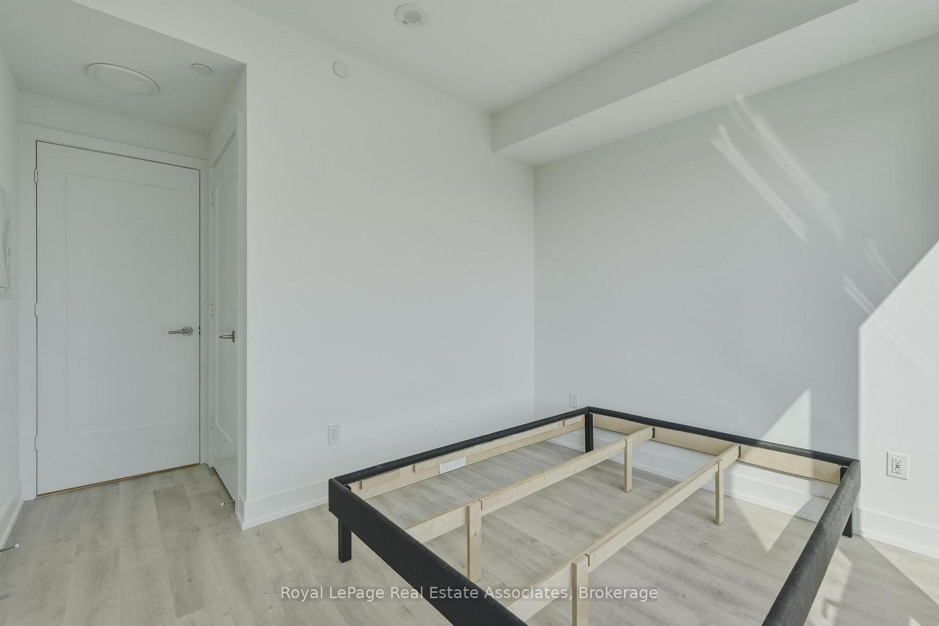 25 Cordova Avenue Unit 1804 photo 15