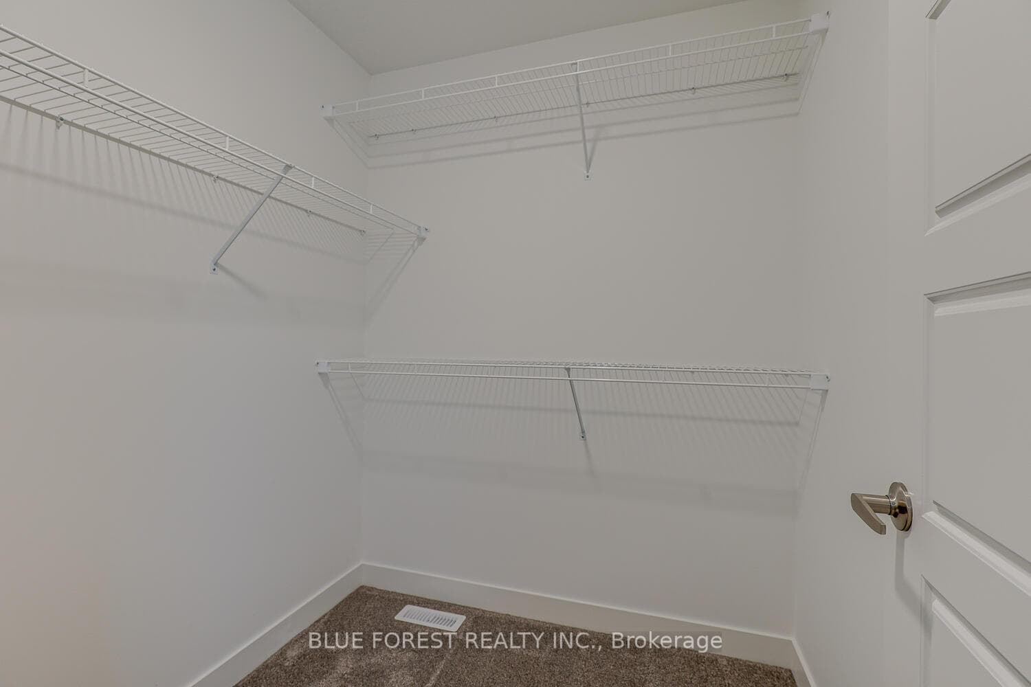 52 Wayside Lane photo 32