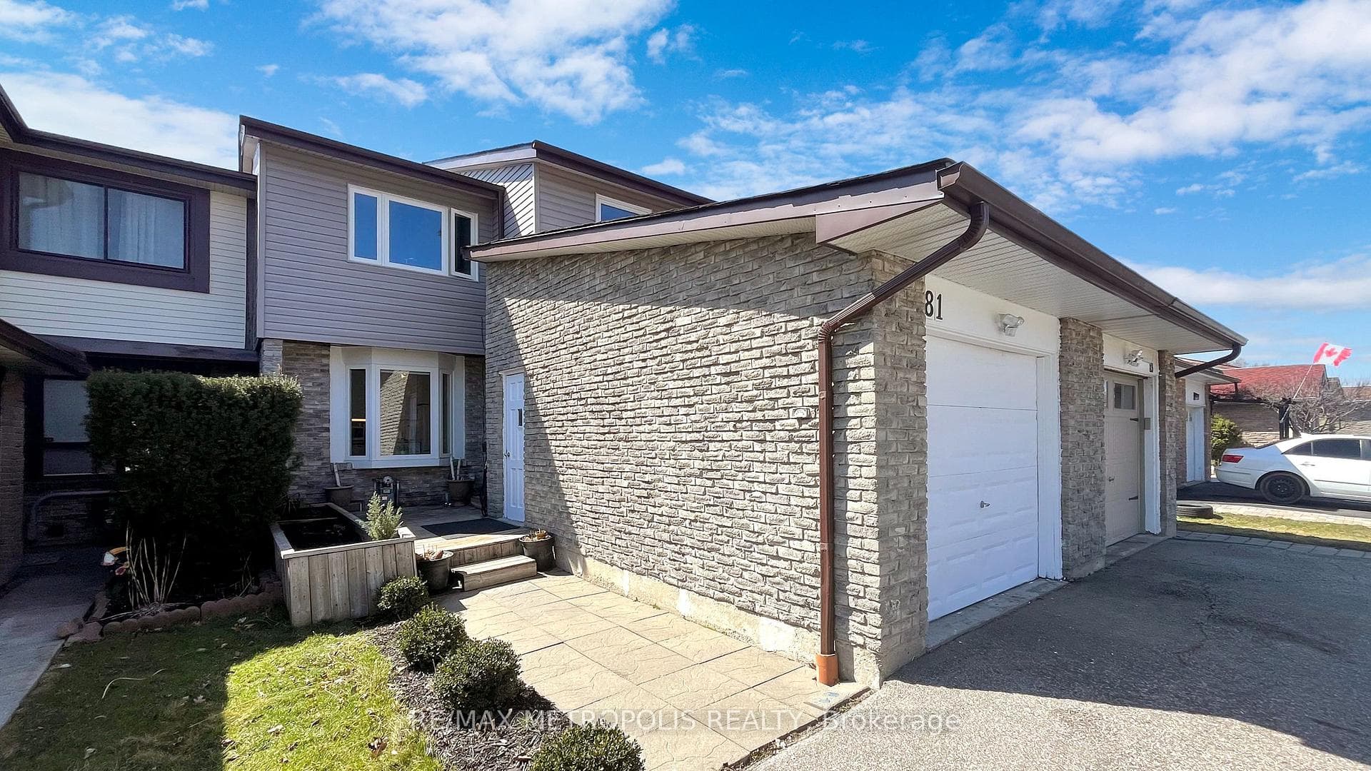 81 Greene Drive photo 1
