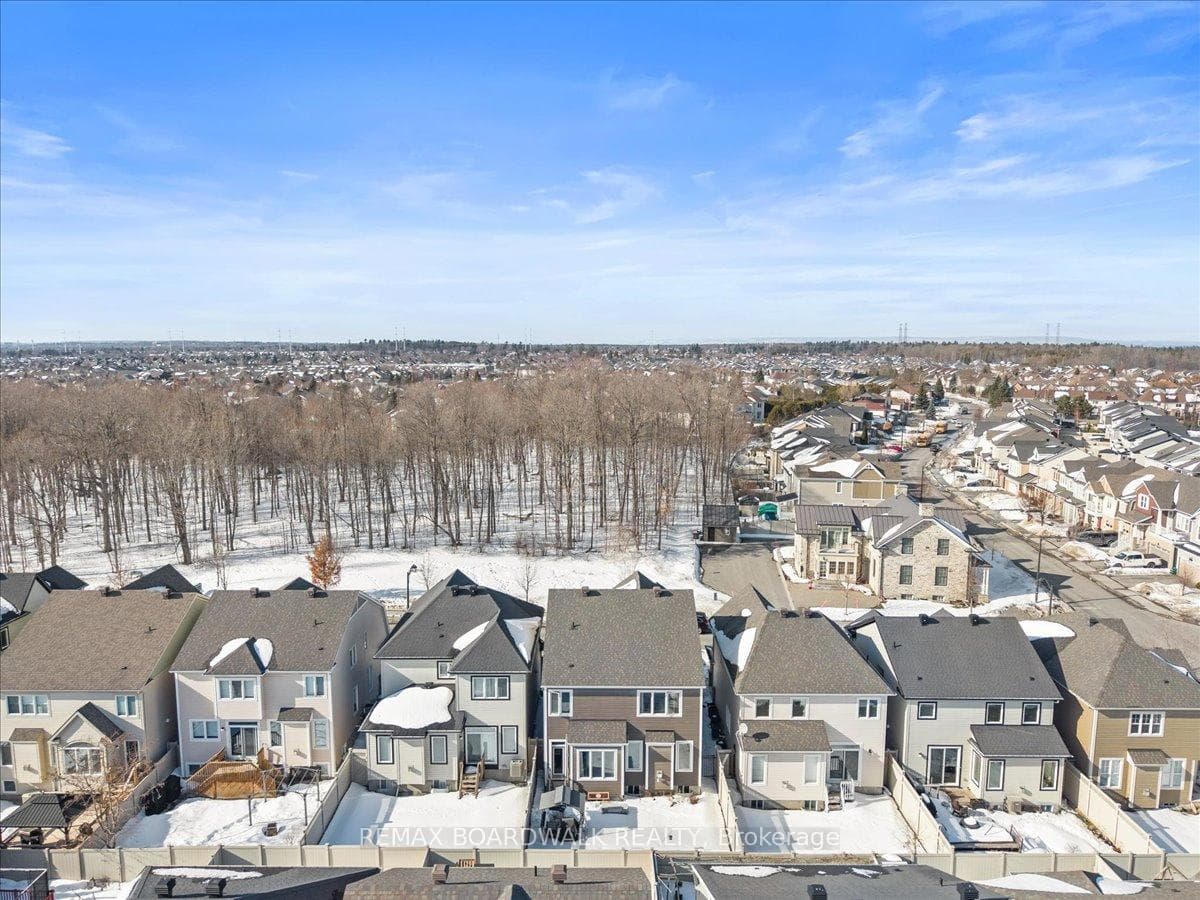 130 Pinelock Street photo 39