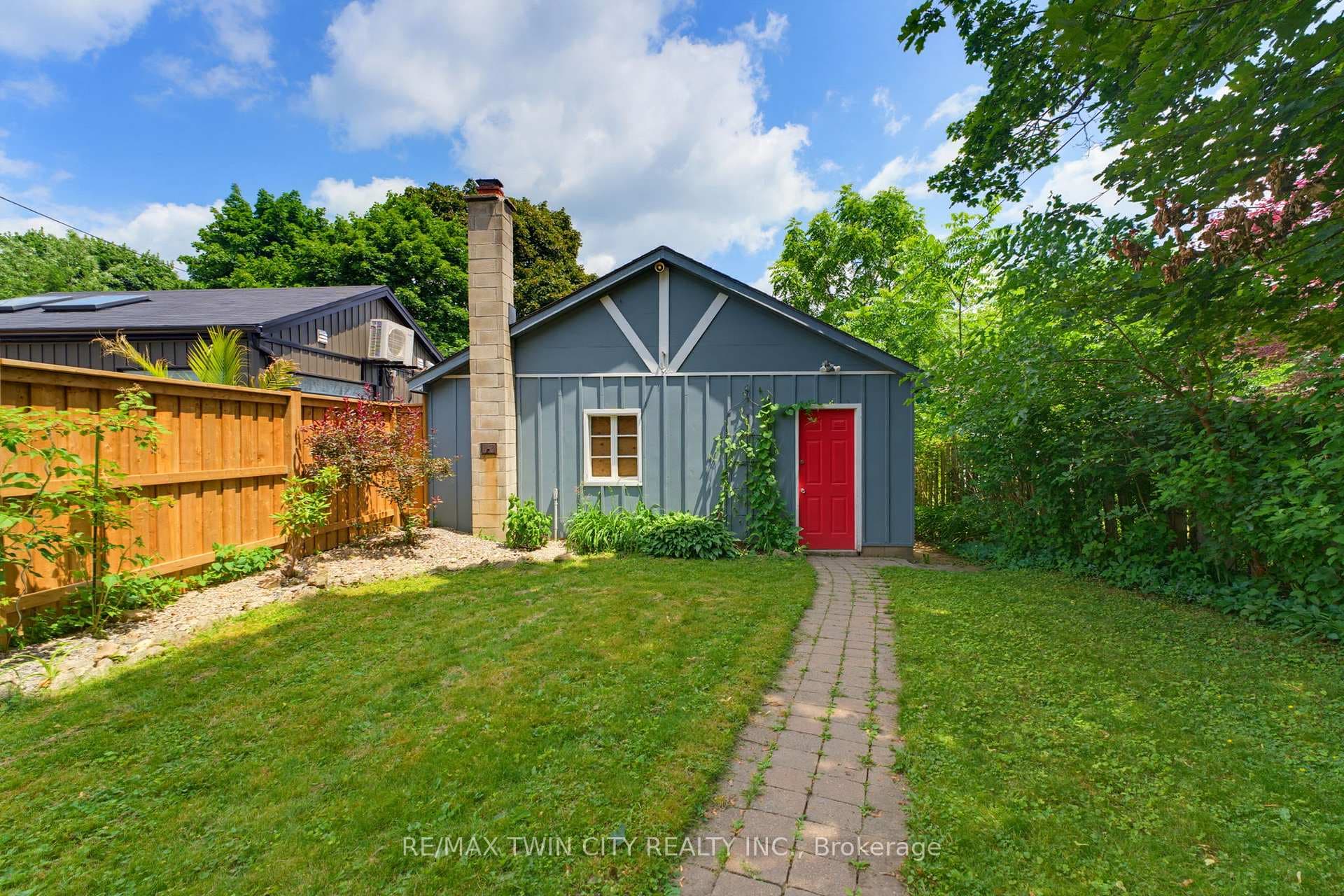 85 Barrie Street photo 26