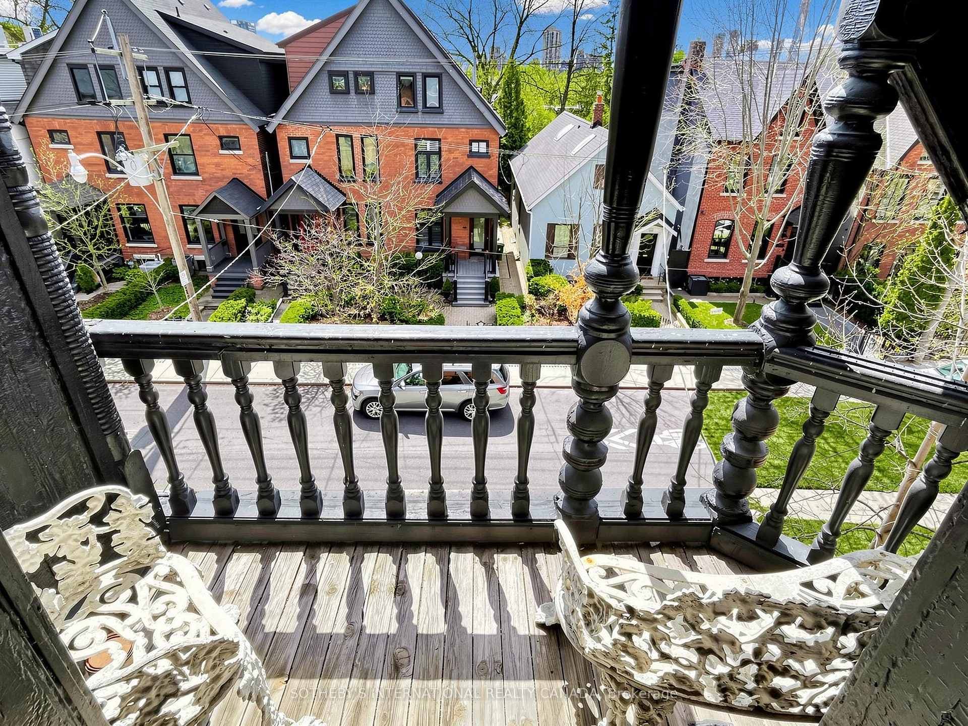 328 Wellesley Street photo 37