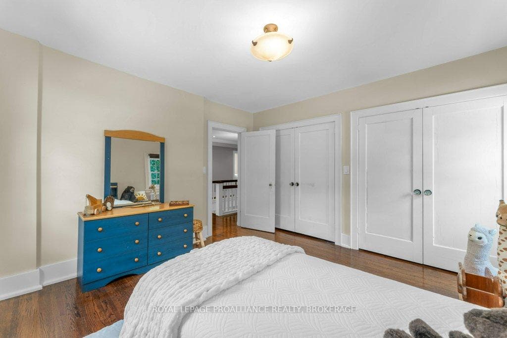 609 Earl Street photo 27