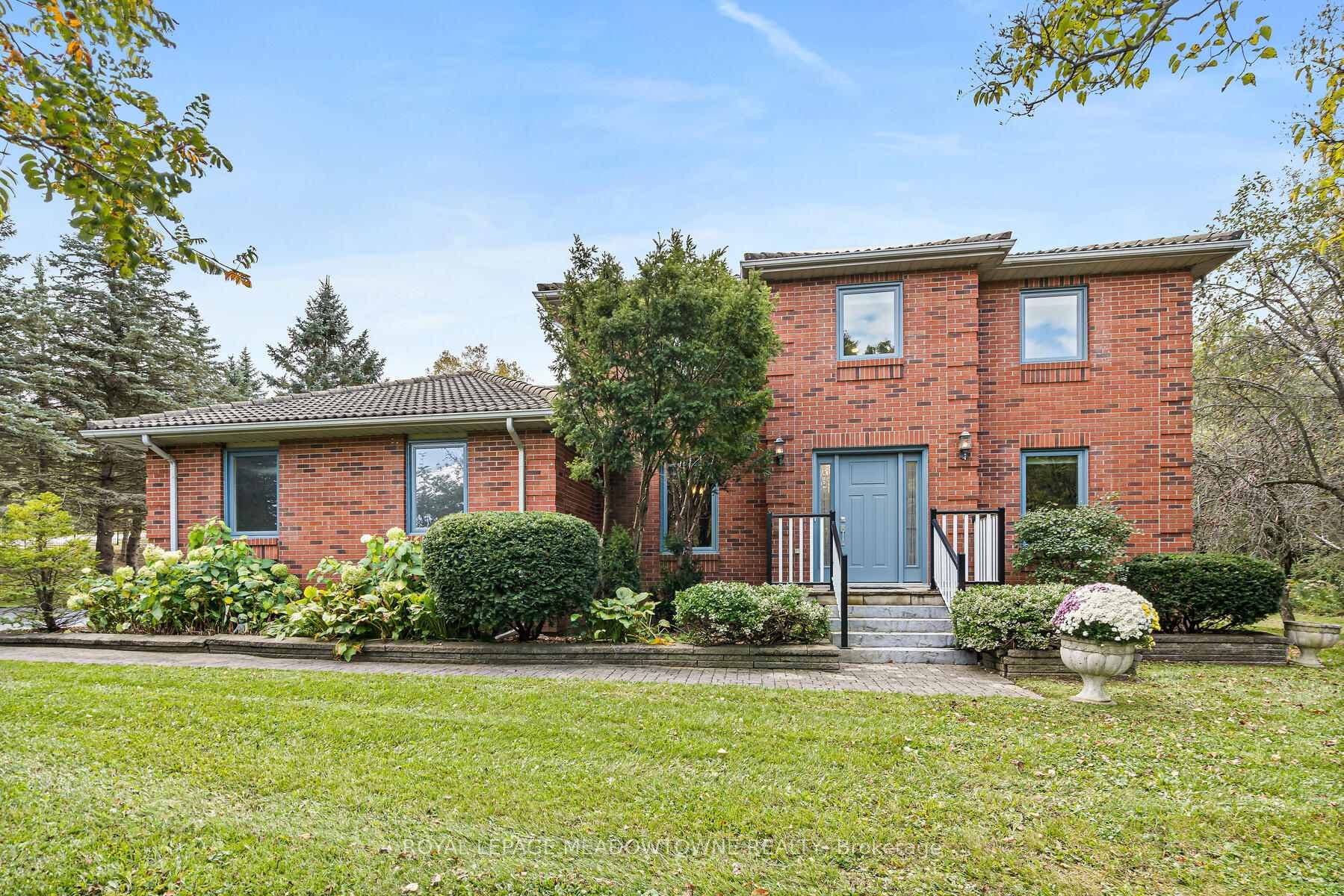 2025 Blacklock Street photo 6
