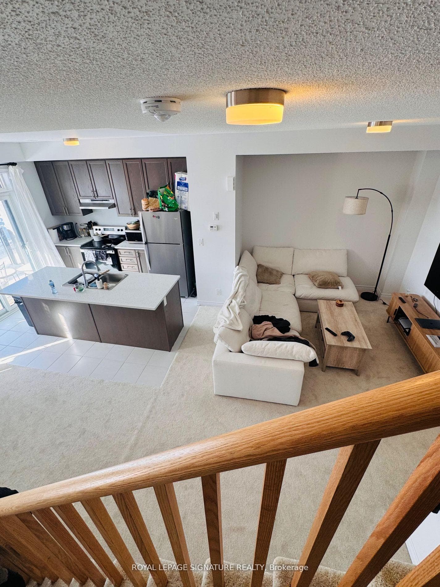 2037 Cameron Lott Crescent photo 5